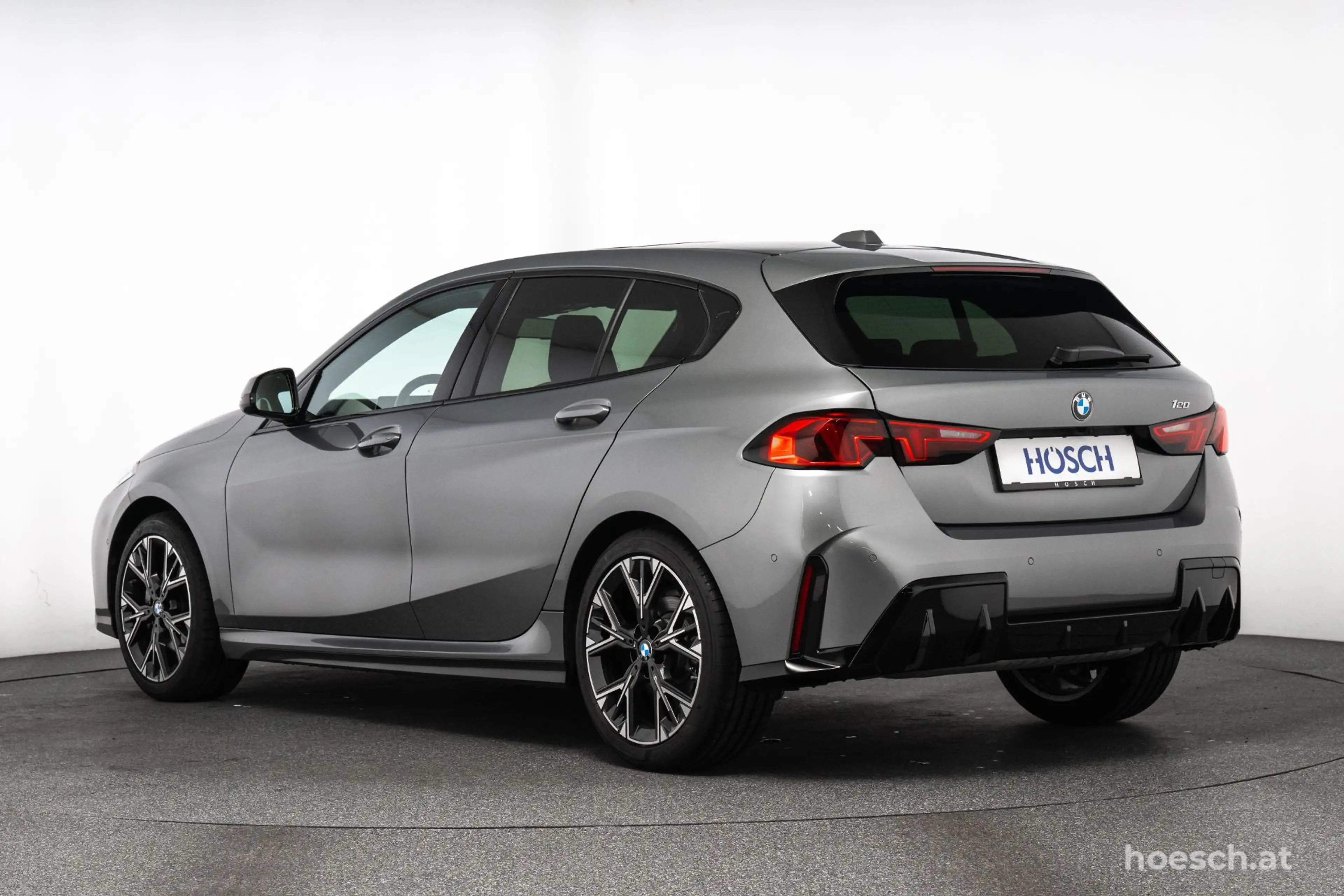 BMW 120 i M Sport 18'' PANO RESERVIEREN auf hoesch.at — photo 4