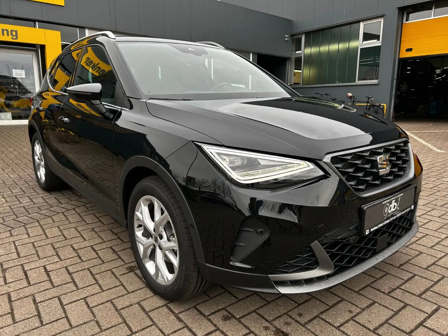 SEAT Arona 1,0 FR DSG, LED, ACC, PDC, RfK Noir - 1
