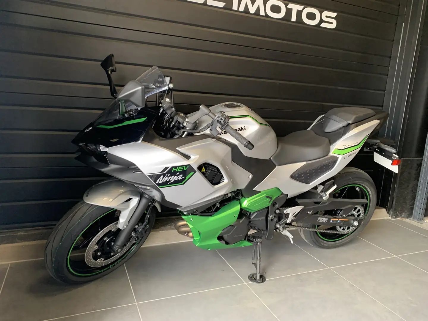 Kawasaki Ninja 7 Hybrid Grijs - 2