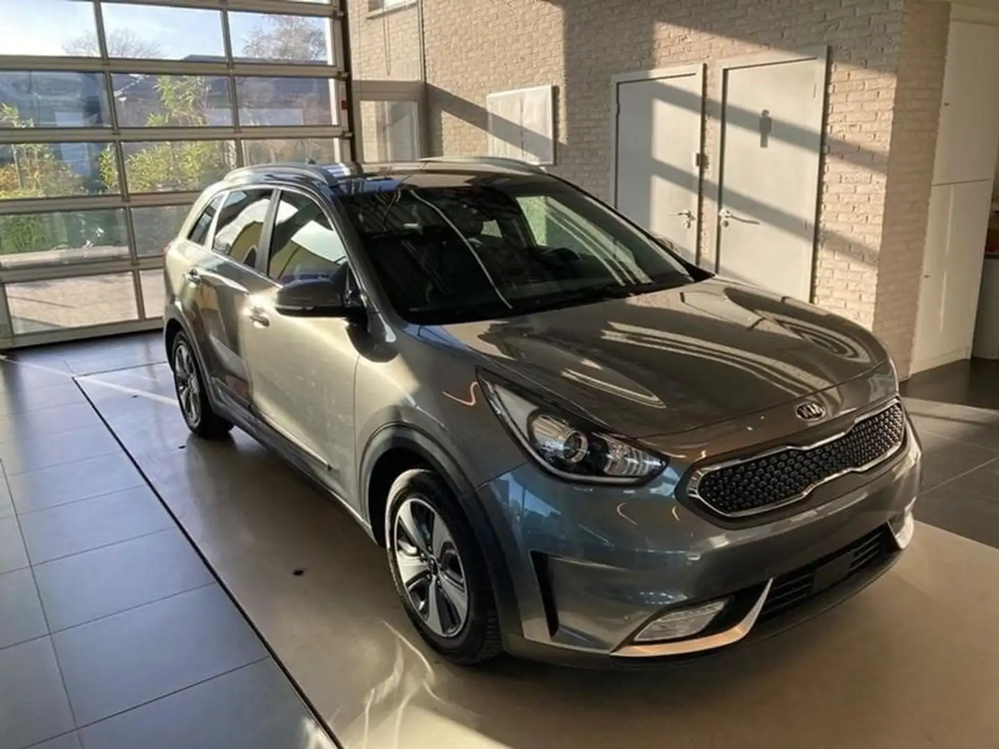 Kia Niro GDi HEV 6DCT Fusion Grey - 1