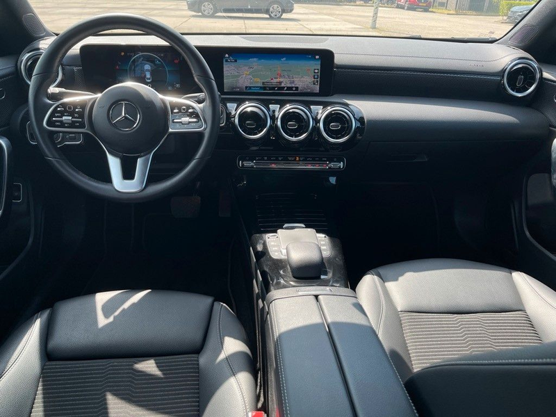 Mercedes-Benz CLA 180 Luxury DCT Kamera+Navi+LED+Leder — photo 5