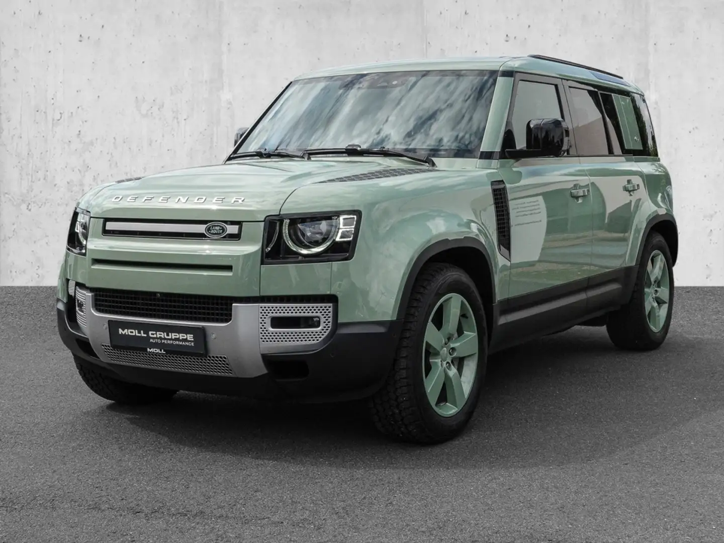 Land Rover Defender 110 3.0 D300 110 75th Limited Edition Green - 2