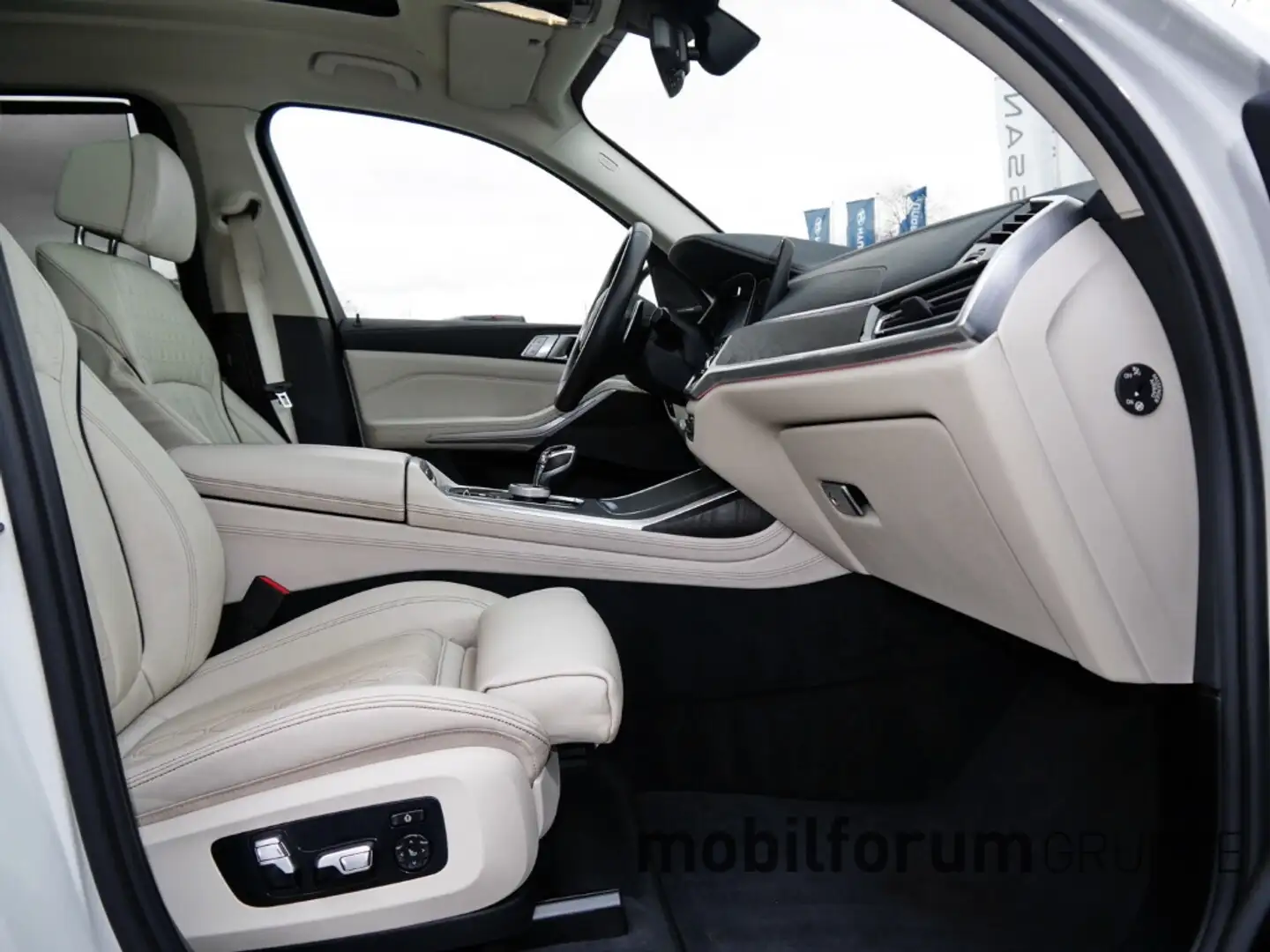 BMW X7 d  AHK ACC 6-Sitzer Soft Close Panorama White - 2