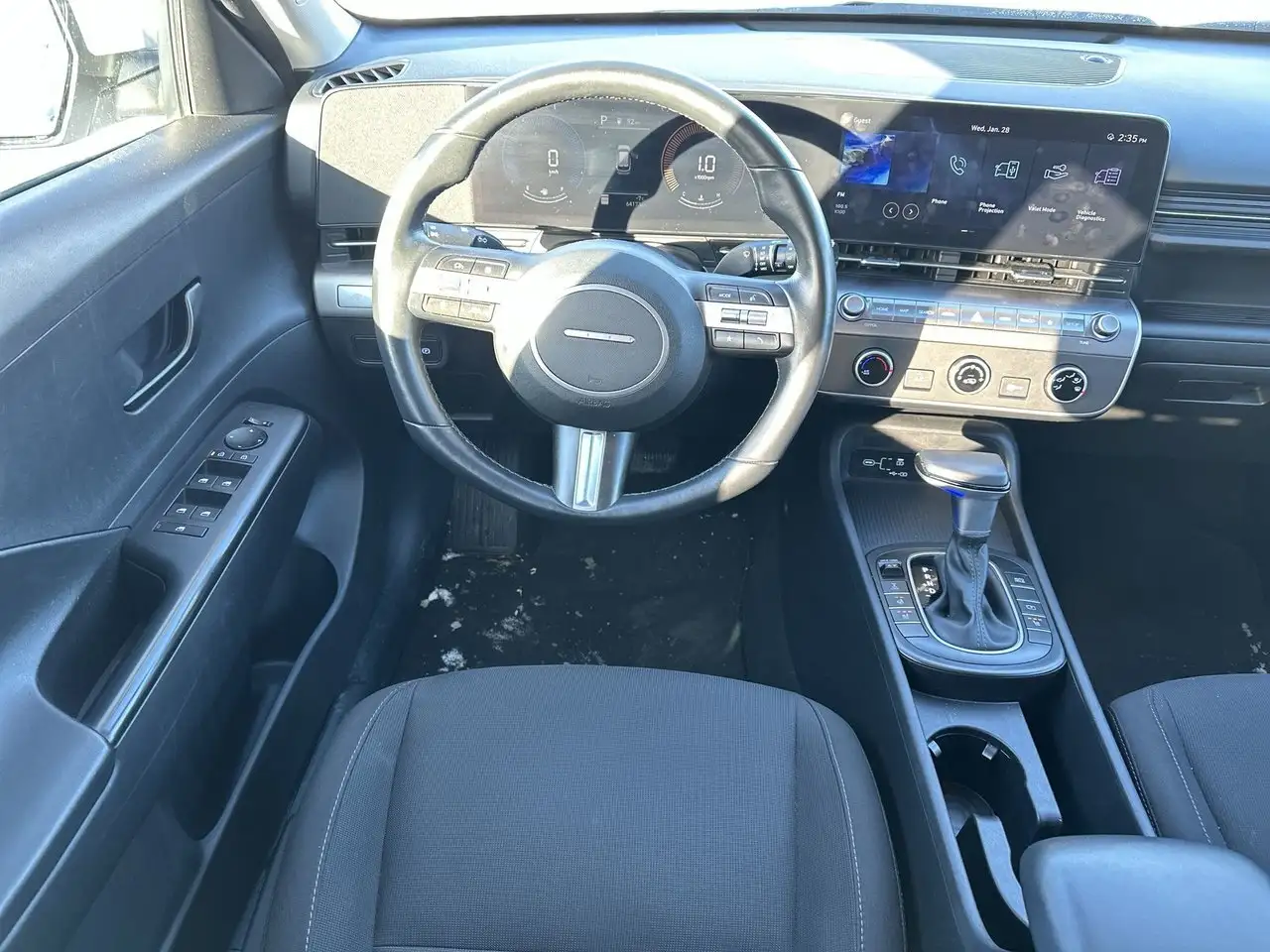 Hyundai KONA снимка Hyundai KONA