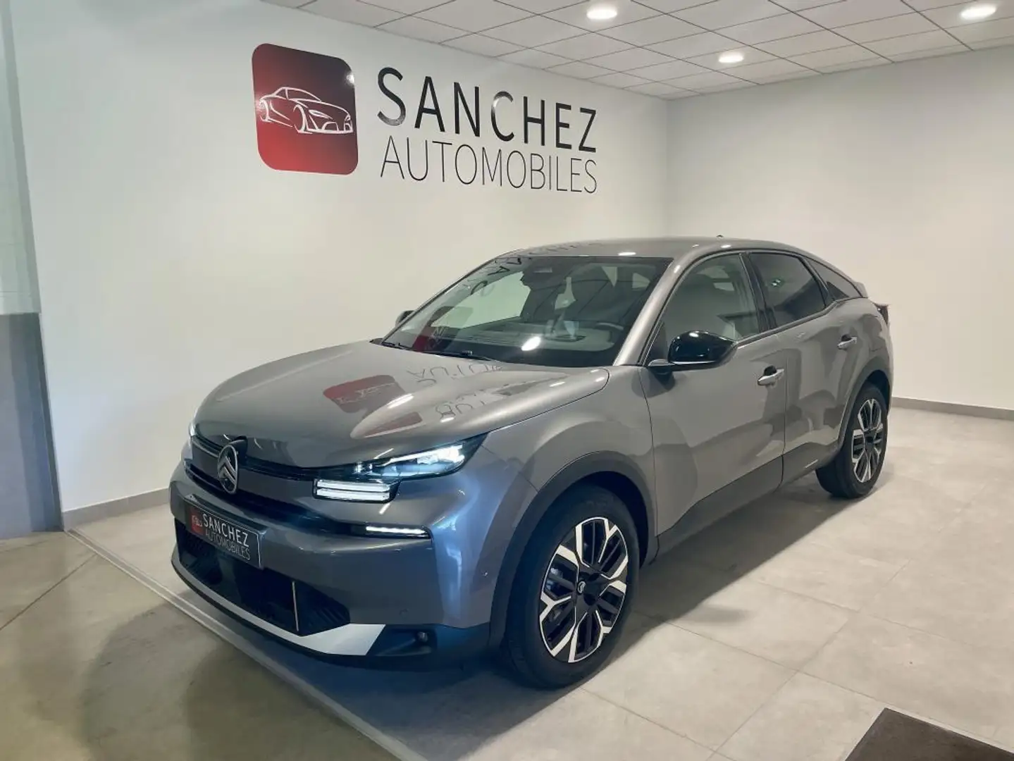 Citroen C4 III (2) 1.2 HYBRID 145 DCS6 MAX Gris - 1