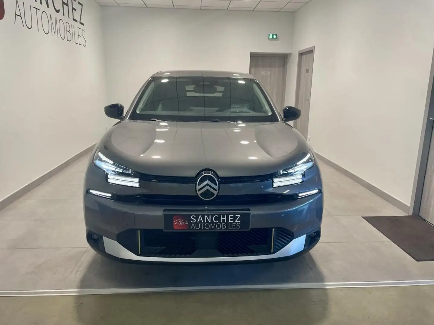 Citroen C4 III (2) 1.2 HYBRID 145 DCS6 MAX Gris - 2