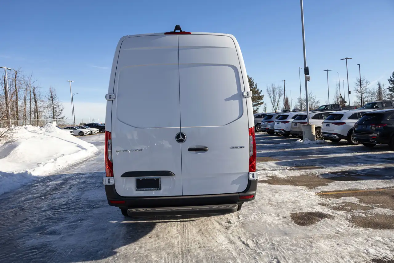 Mercedes-Benz Sprinter снимка Mercedes-Benz Sprinter
