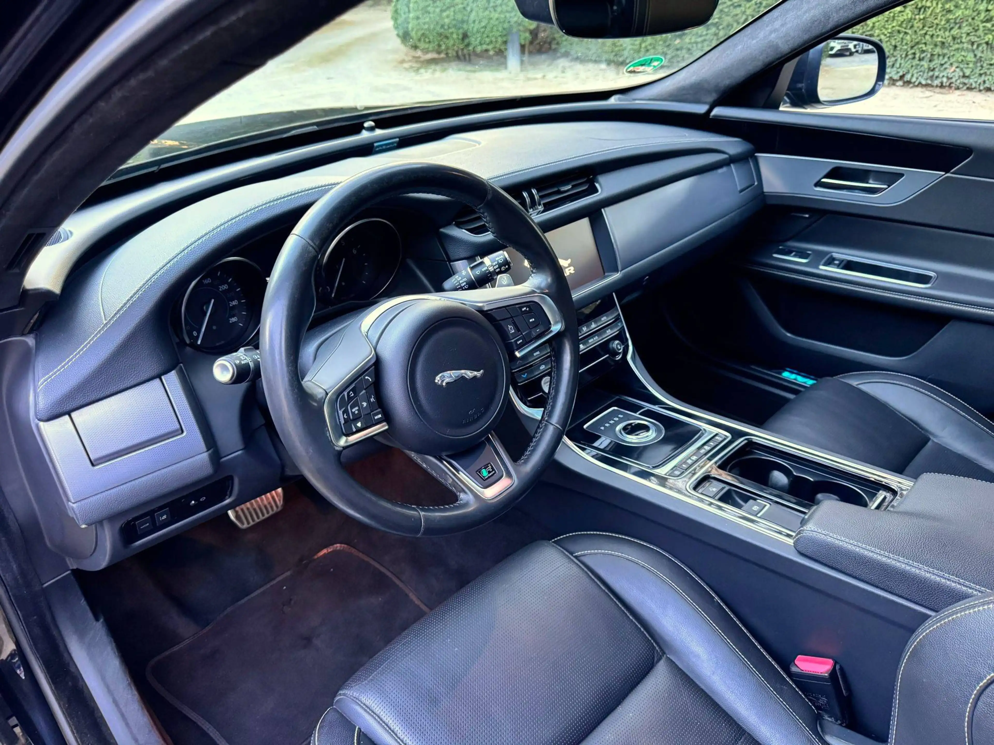 Jaguar XF 25t R-sport Sportbrake 2.0 benzine / Panodak/ Full optie — photo 12