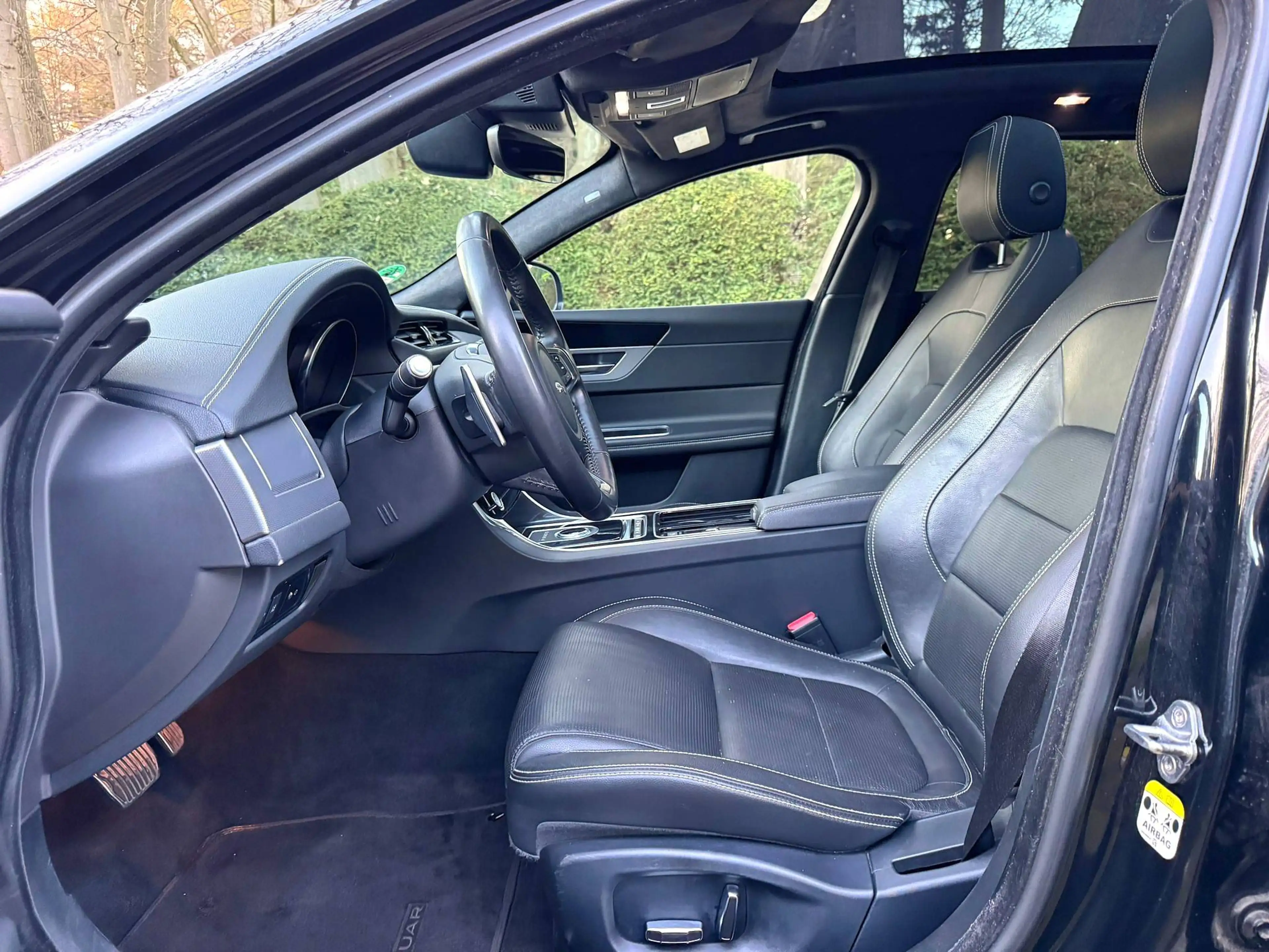 Jaguar XF 25t R-sport Sportbrake 2.0 benzine / Panodak/ Full optie — photo 14