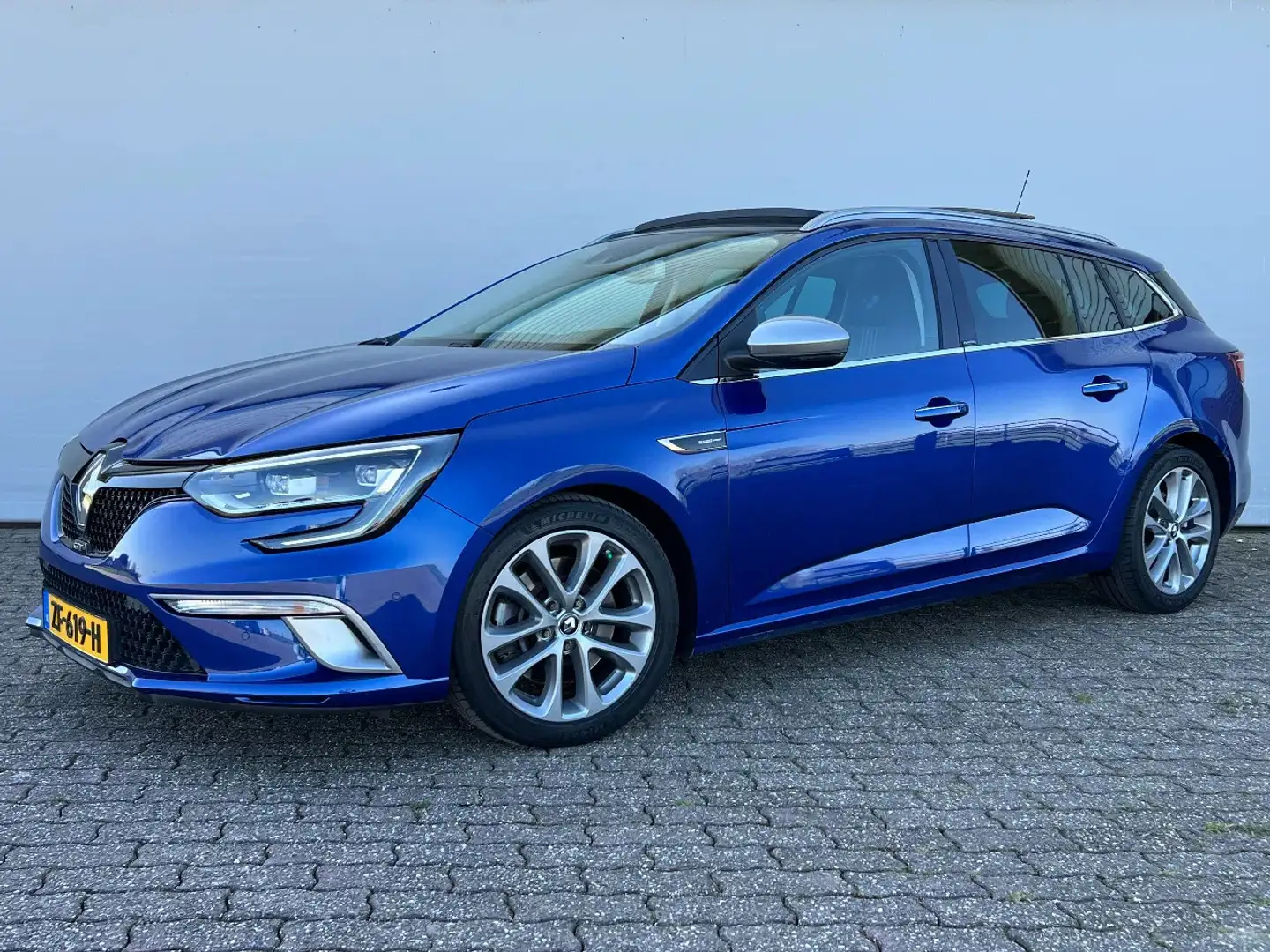 Renault Megane 1.6 TCe, GT 205 PK, 4Control, Schuifdak, Trekhaak Bleu - 1