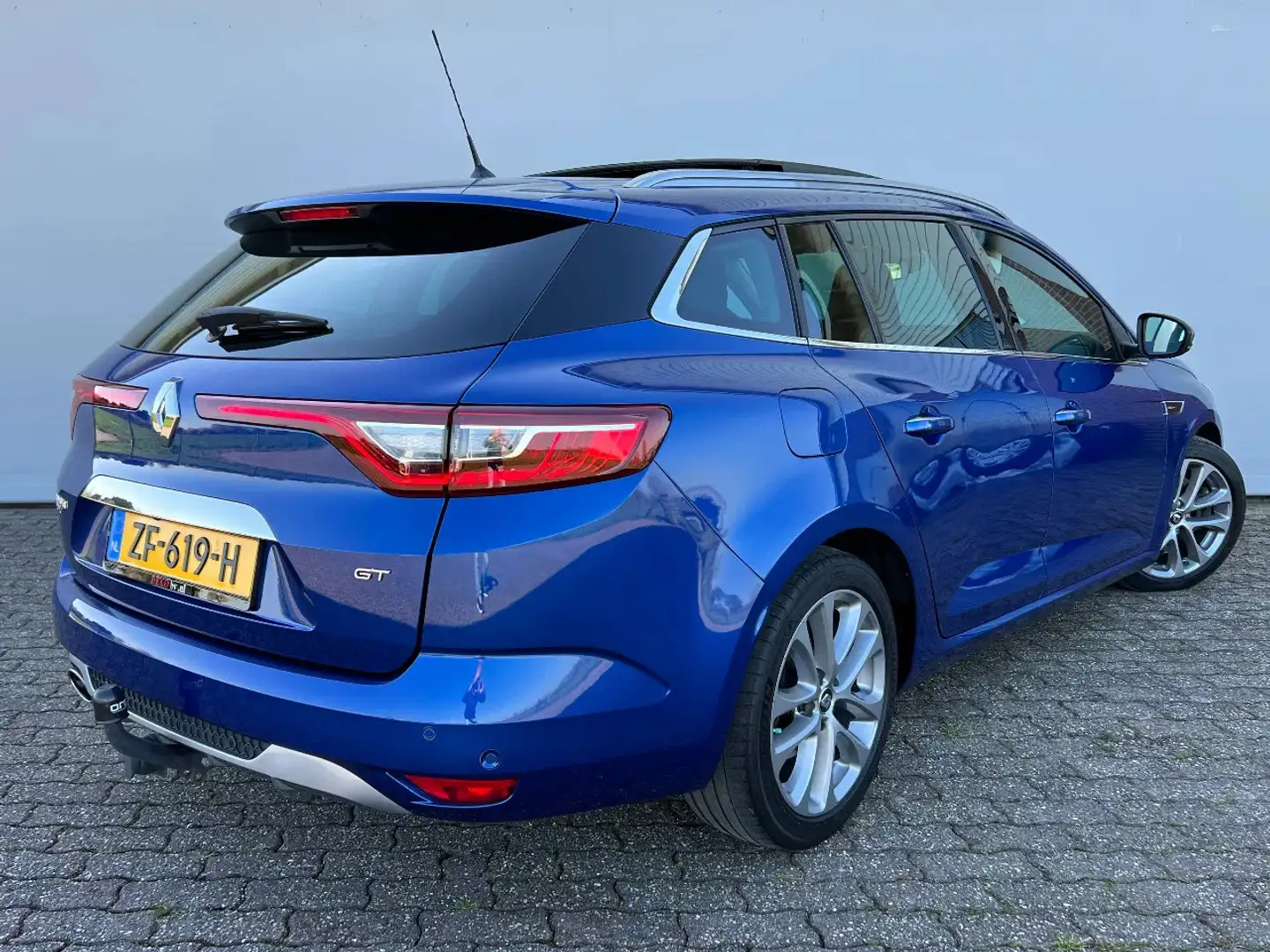 Renault Megane 1.6 TCe, GT 205 PK, 4Control, Schuifdak, Trekhaak Bleu - 2