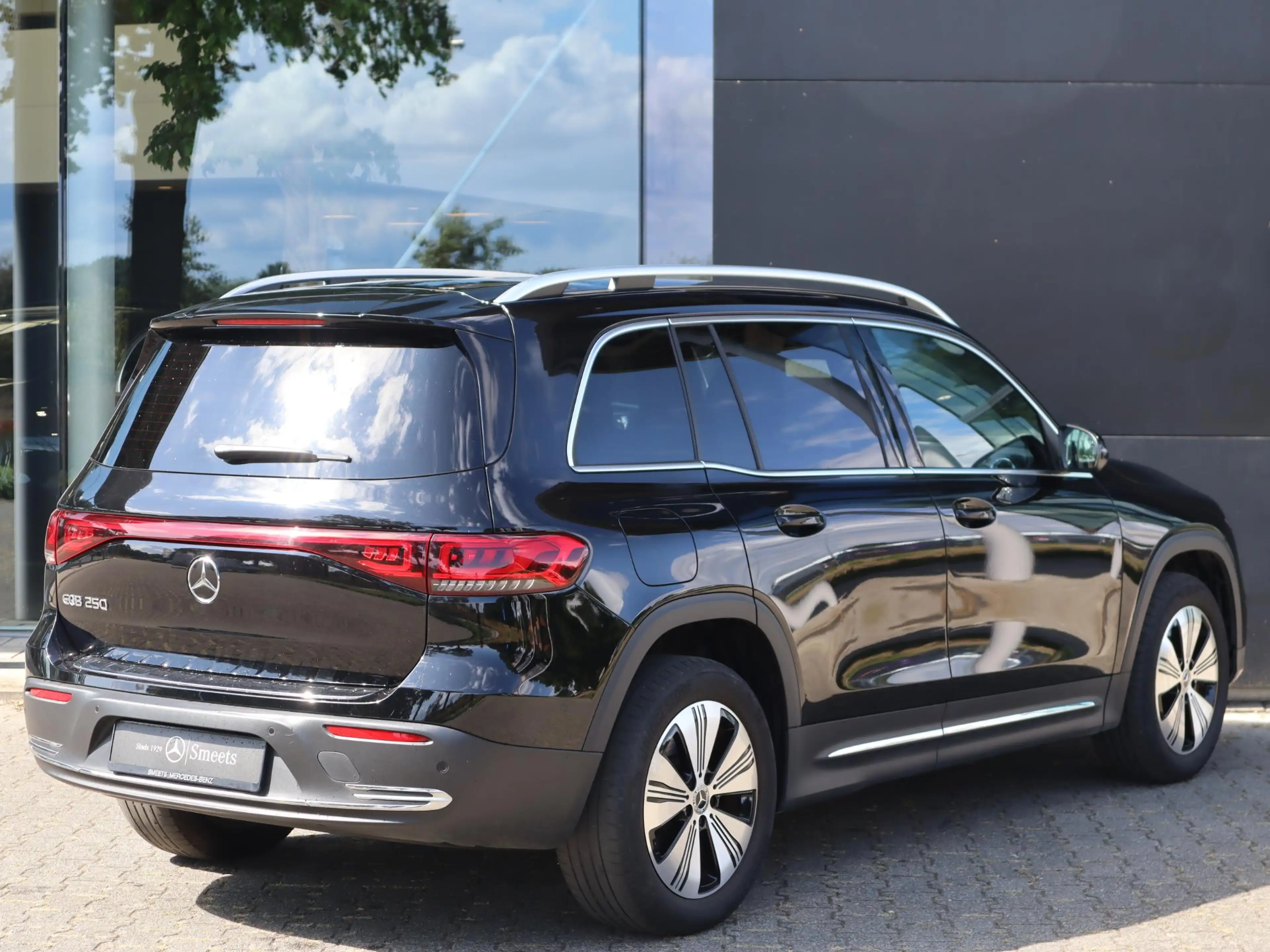 Mercedes-Benz EQB 250 Business Line 7p. 67 kWh — photo 2