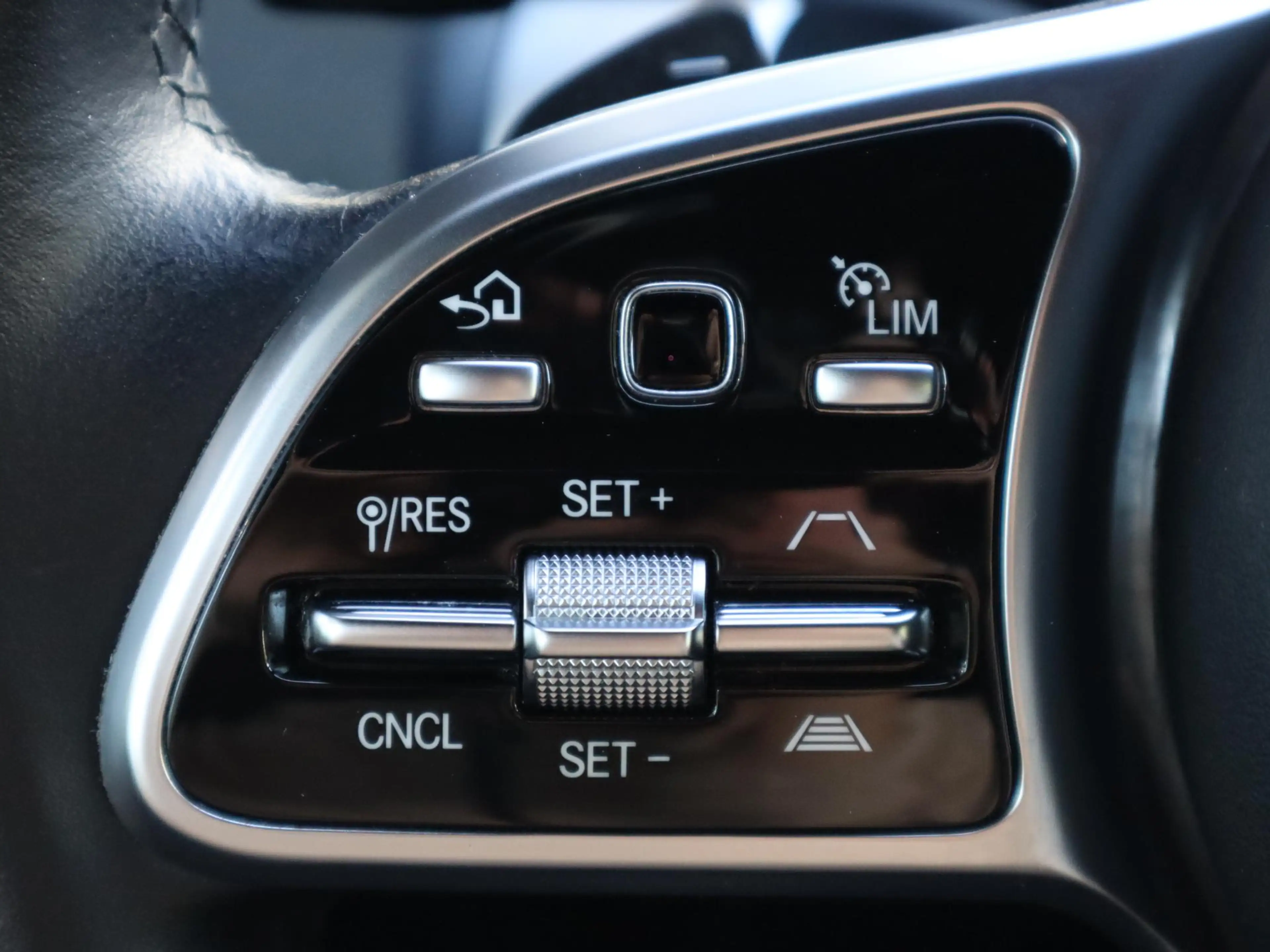 Mercedes-Benz EQB 250 Business Line 7p. 67 kWh — photo 15