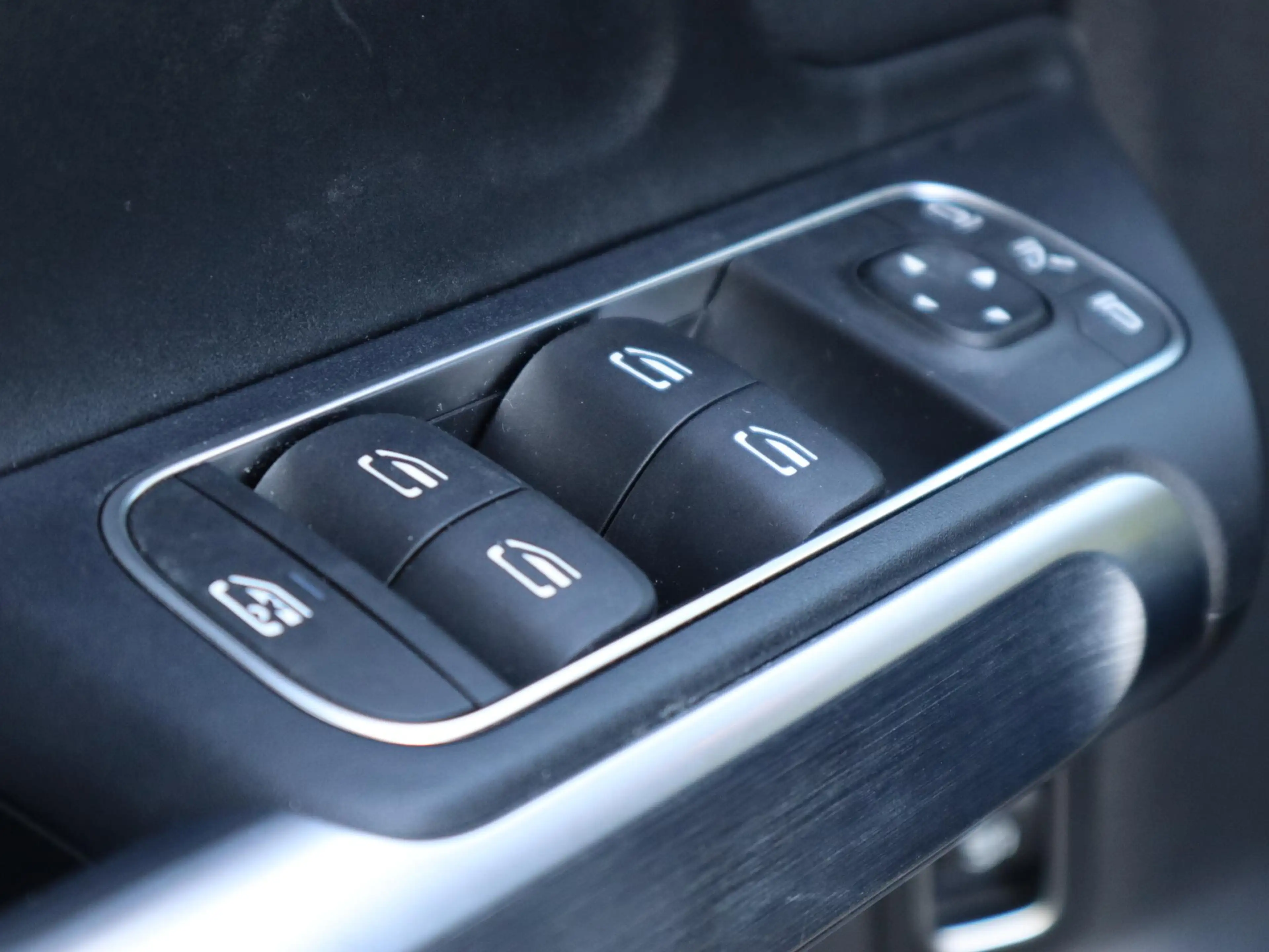 Mercedes-Benz EQB 250 Business Line 7p. 67 kWh — photo 12