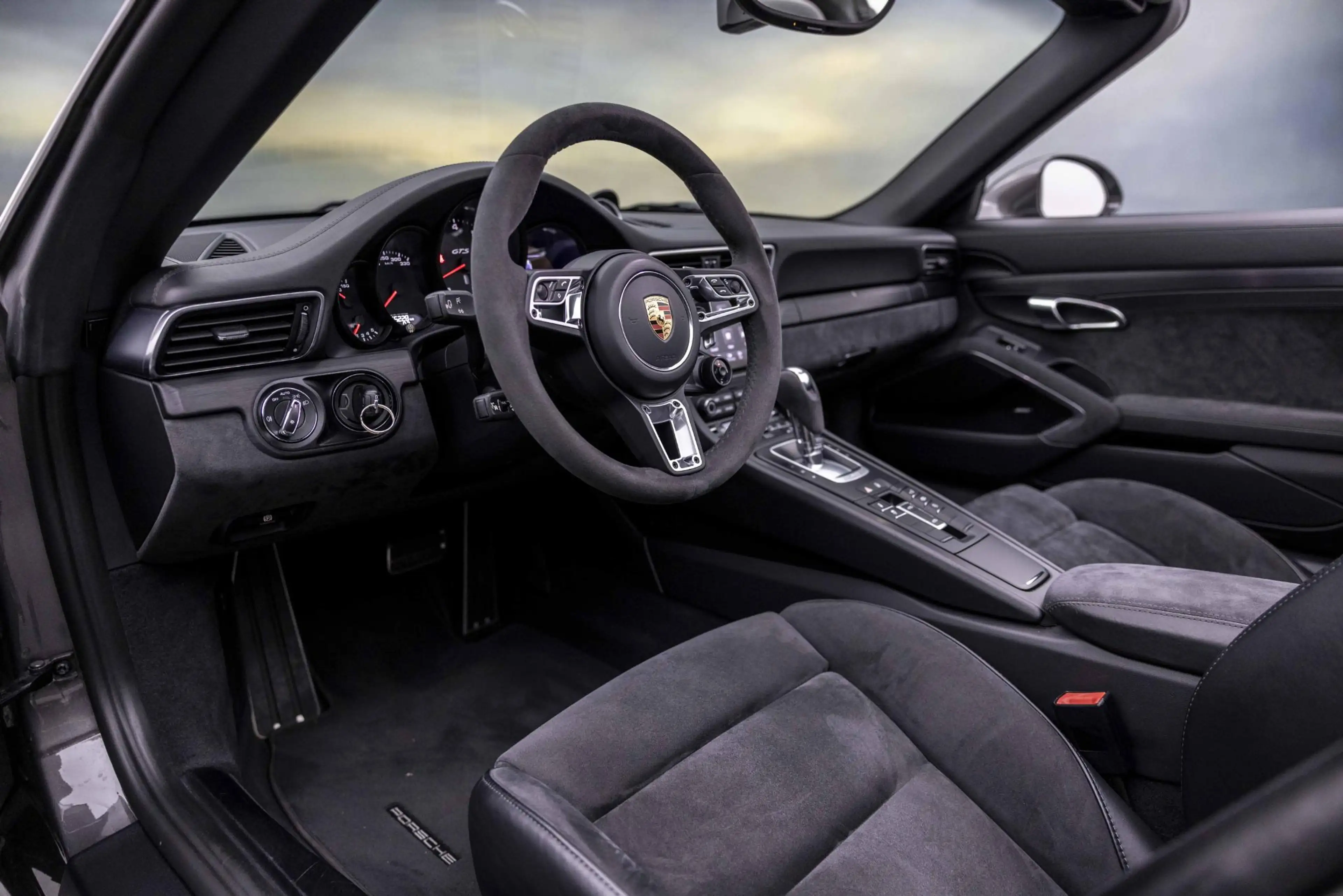 Porsche 991 991.2 - 3.0 TARGA 4 GTS PDK — photo 29