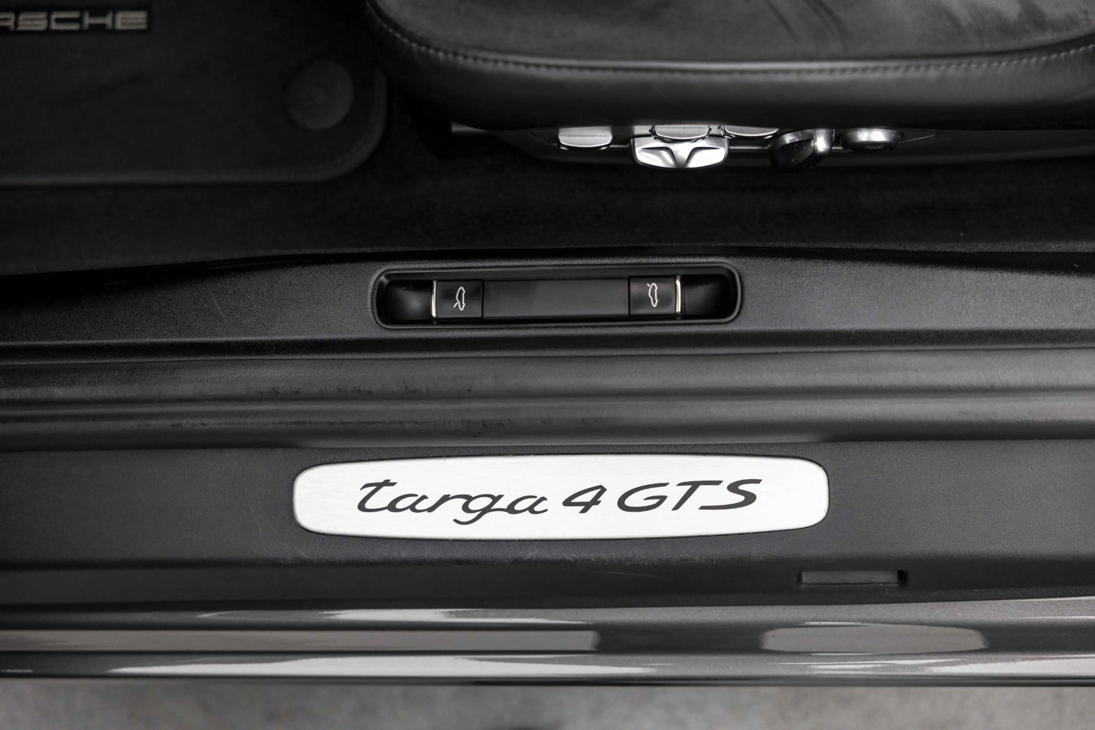 Porsche 991 991.2 - 3.0 TARGA 4 GTS PDK — photo 40