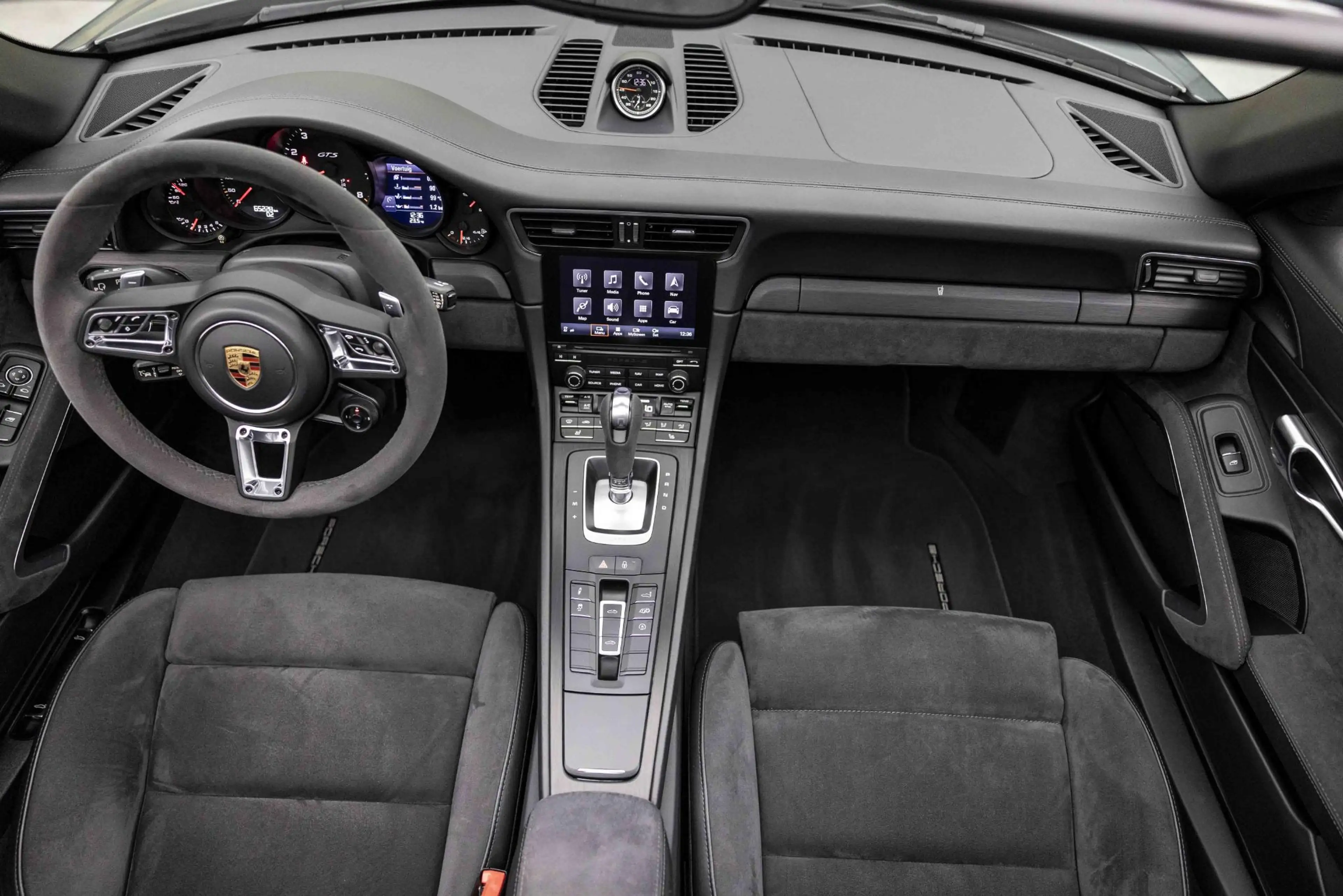 Porsche 991 991.2 - 3.0 TARGA 4 GTS PDK — photo 32