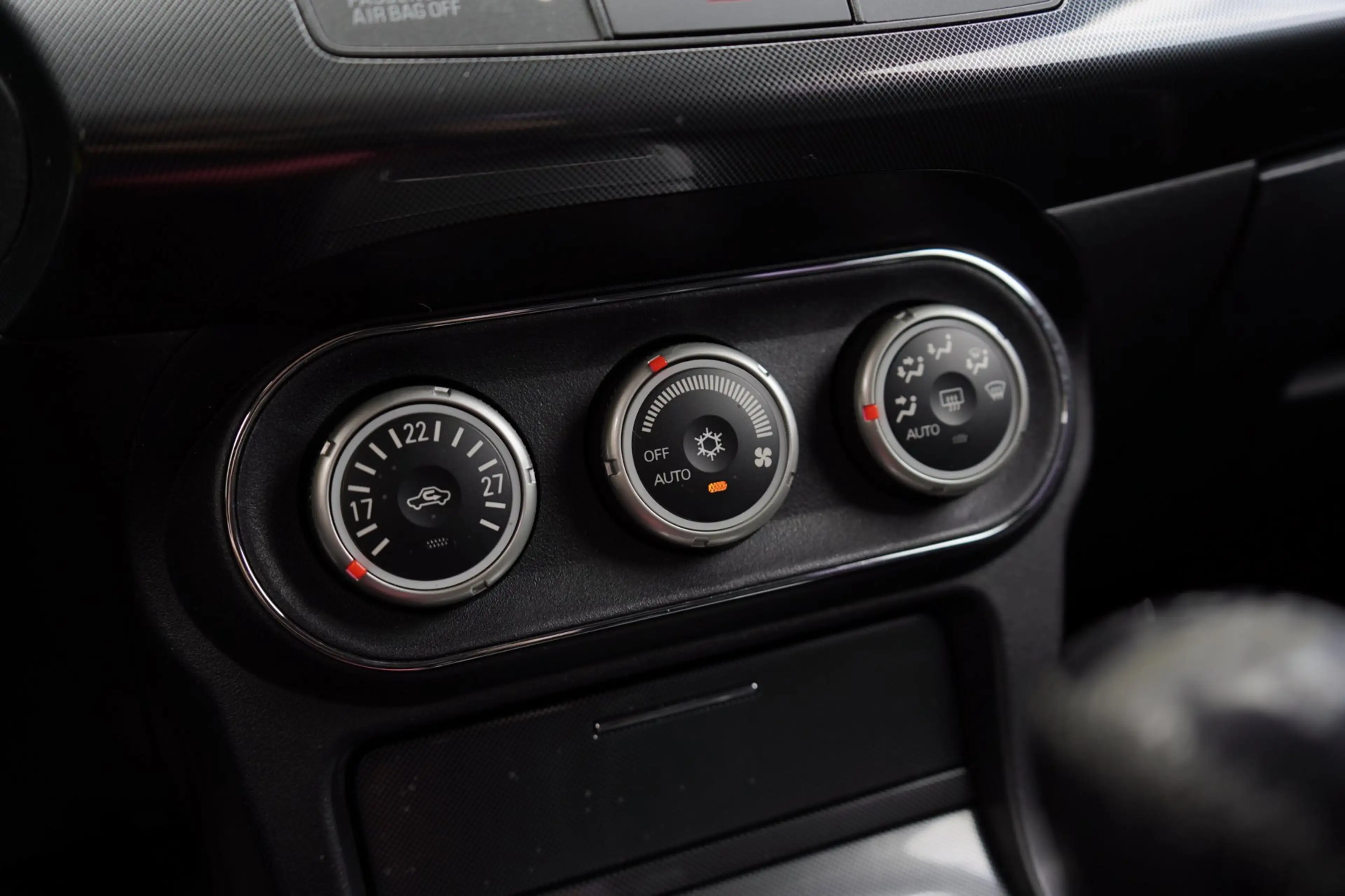Mitsubishi Lancer Sportback 1.8 Instyle 143pk Airco 18 inch — photo 11