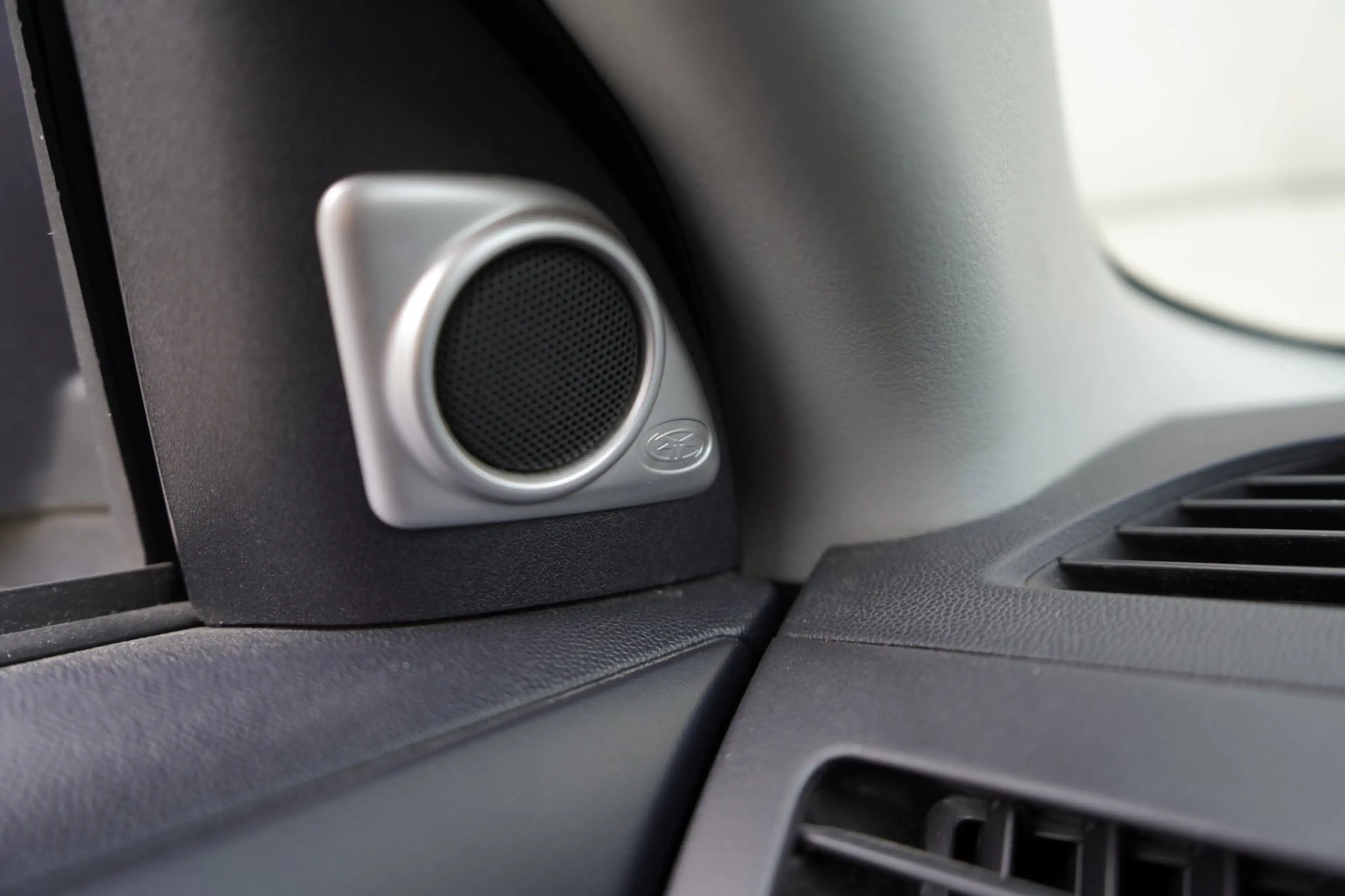 Mitsubishi Lancer Sportback 1.8 Instyle 143pk Airco 18 inch — photo 10
