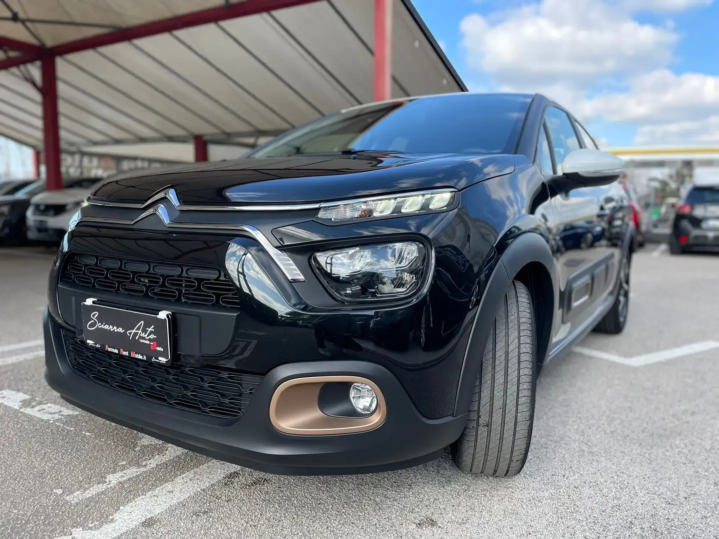 Citroen C3 1.2 puretech C-Series 83CV Zwart - 2