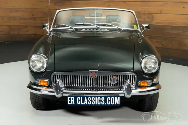 MG MGB view 17