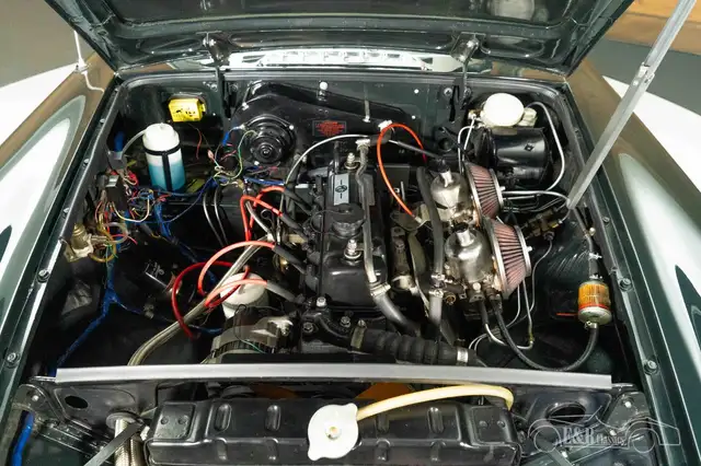 MG MGB view 5