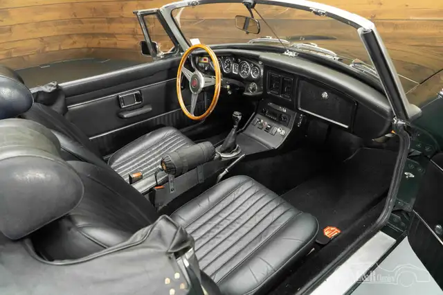 MG MGB view 8