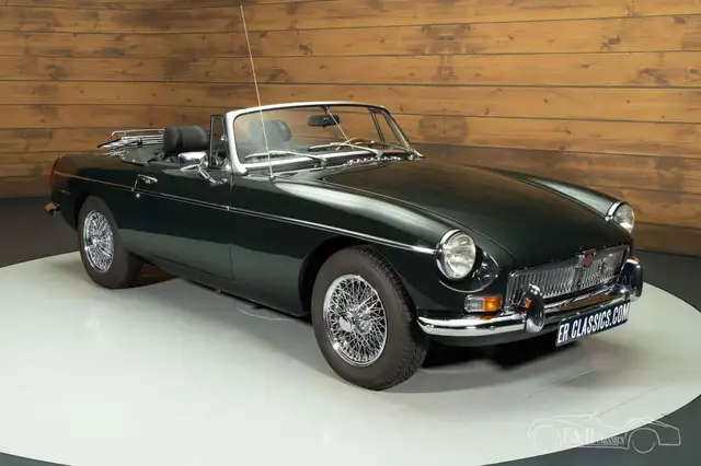 MG MGB view 3