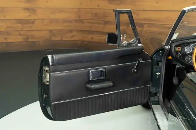 MG MGB view 12
