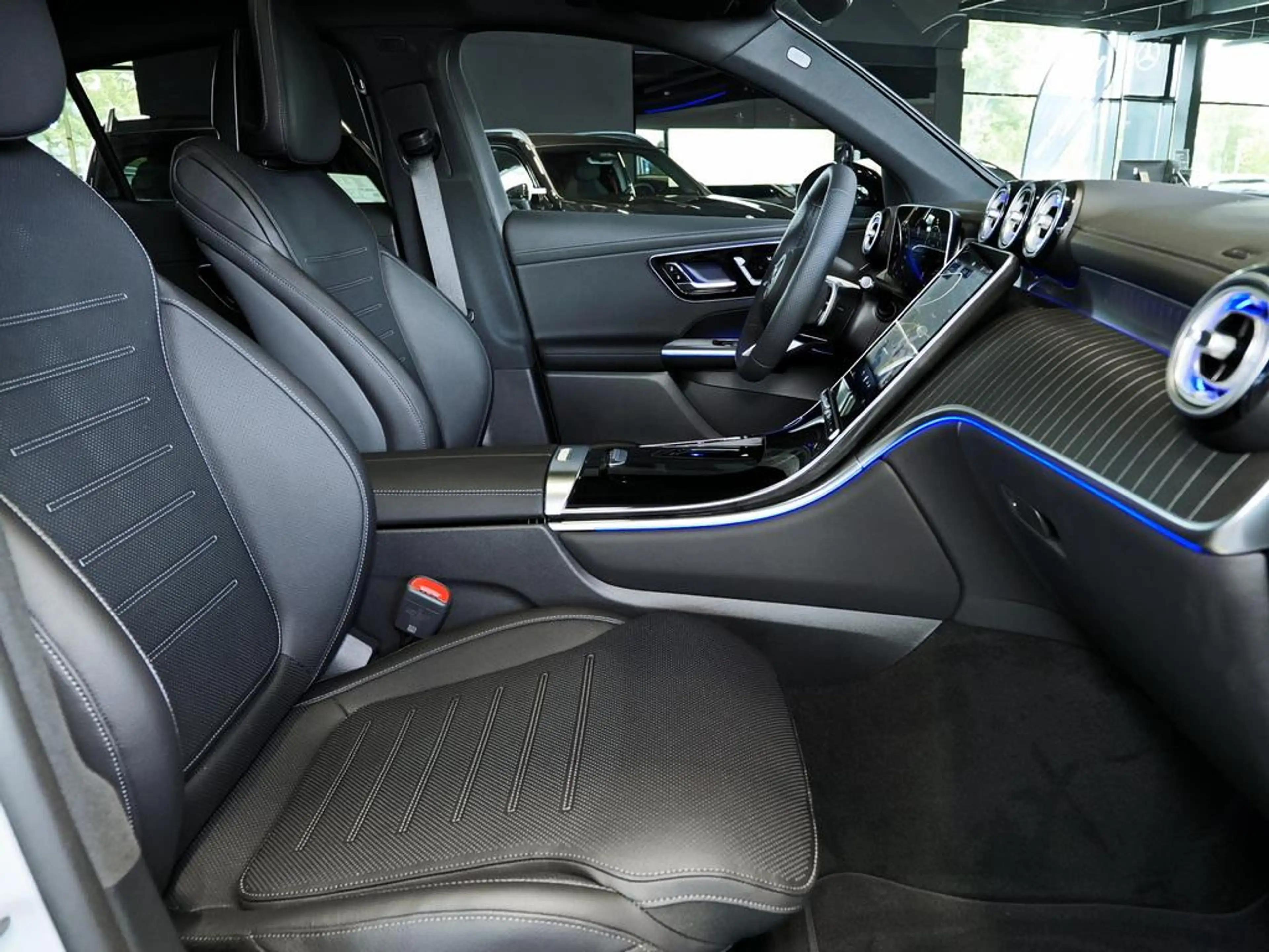 Mercedes-Benz GLC 450 d COUPE 4M AMG NIGHT PANO AHK 20Z — photo 14