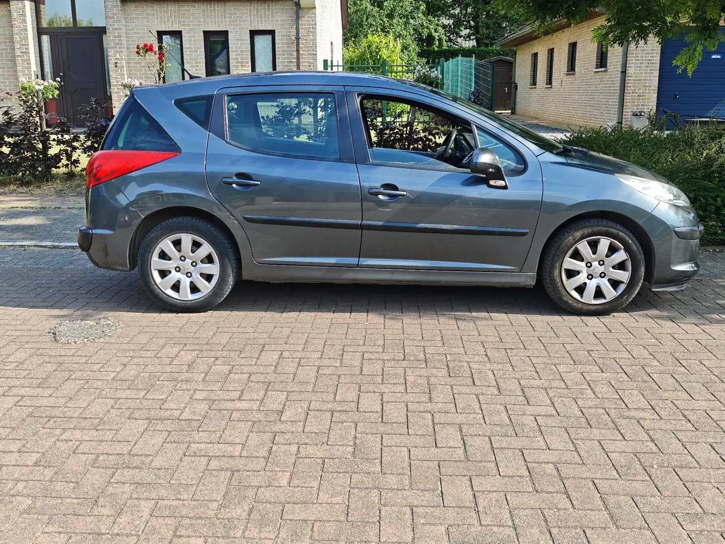 Peugeot 207 SW 1.6 HDi 16V 90ch BLUE LION Premium Outdoor Gri - 2