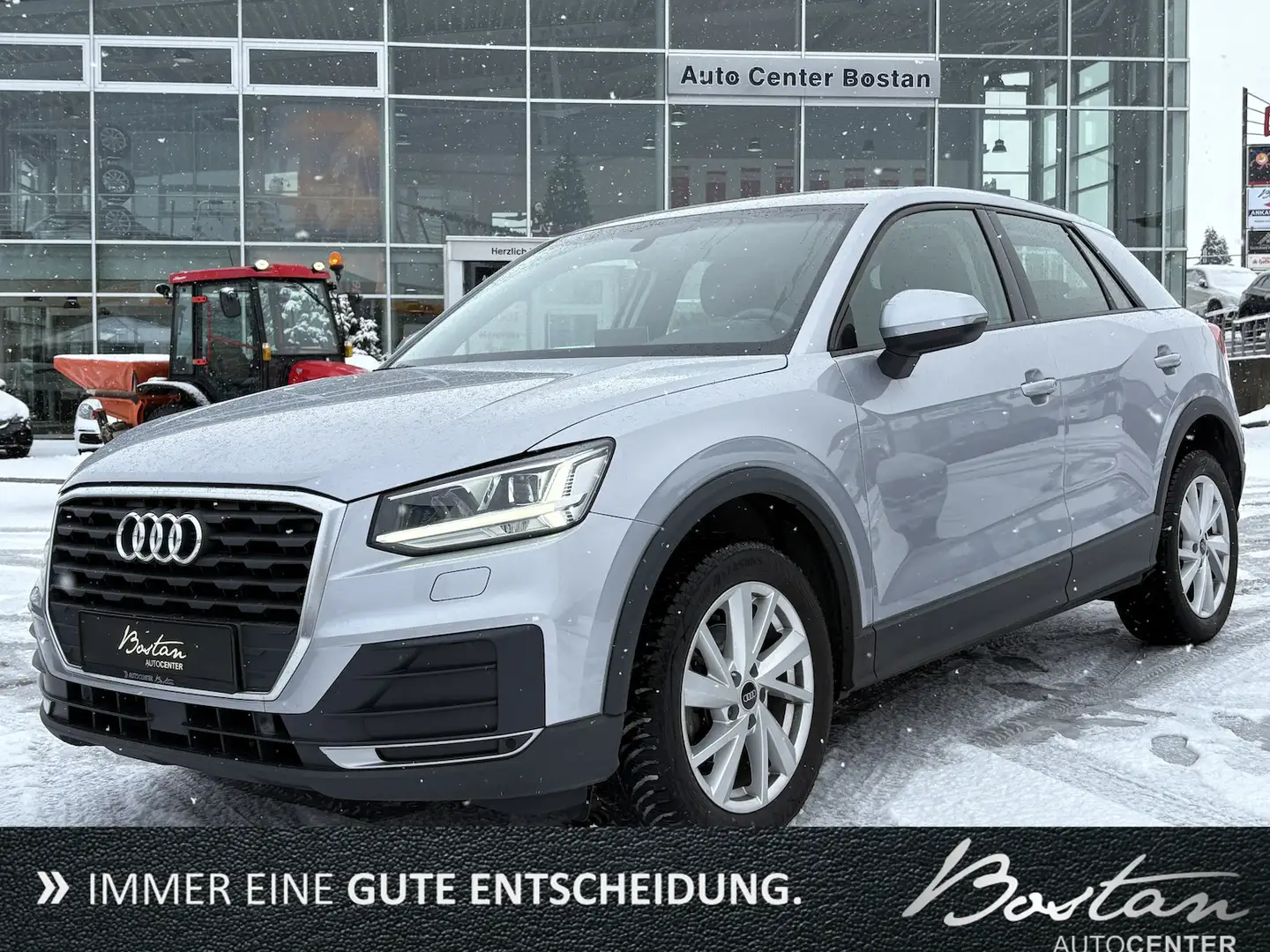 Audi Q2 35 TFSI AUTOMATIK/AHK/NAVI/LED/VIRTUAL/1.HAND Silber - 1