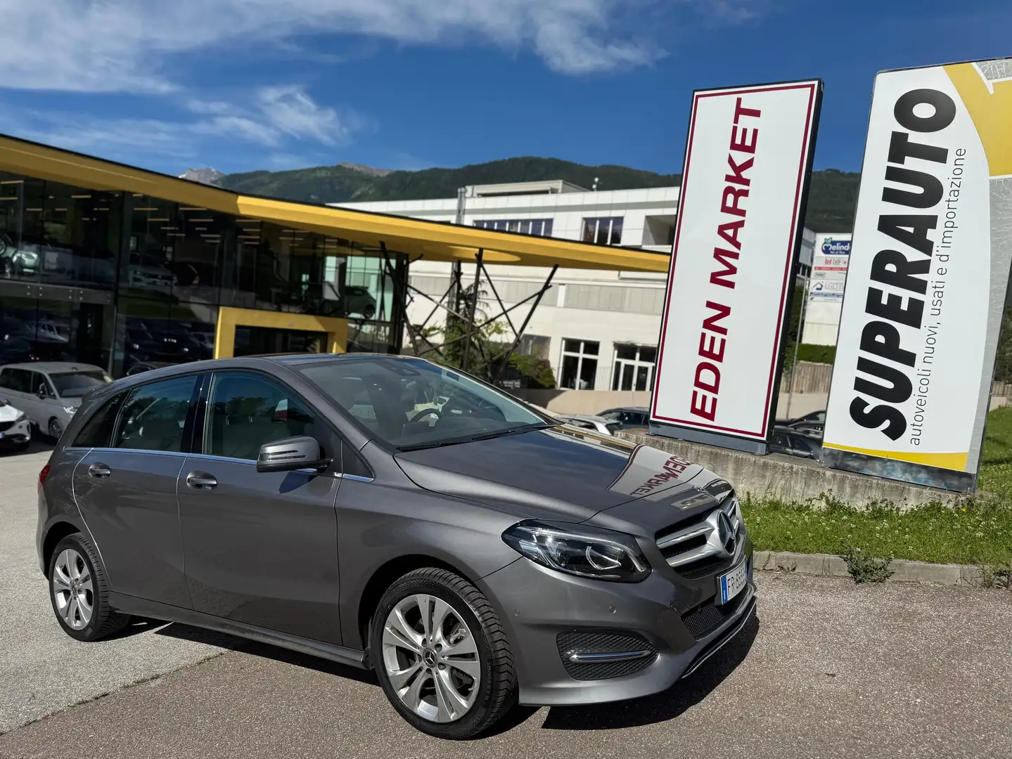 Mercedes-Benz B 200 Premium Next Gri - 2