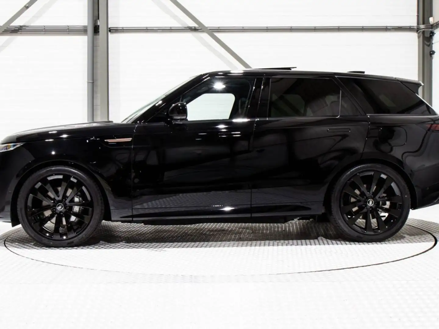 Land Rover Range Rover Sport 3.0 P460e 460ch PHEV Dynamic SE 2025 véhicule neuf Prix TTC Noir - 2