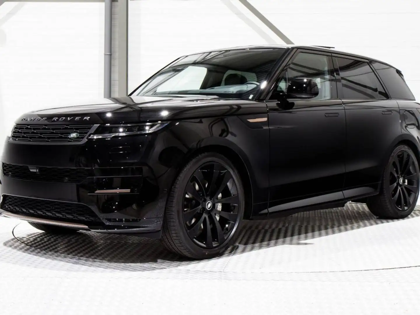 Land Rover Range Rover Sport 3.0 P460e 460ch PHEV Dynamic SE 2025 véhicule neuf Prix TTC Noir - 1