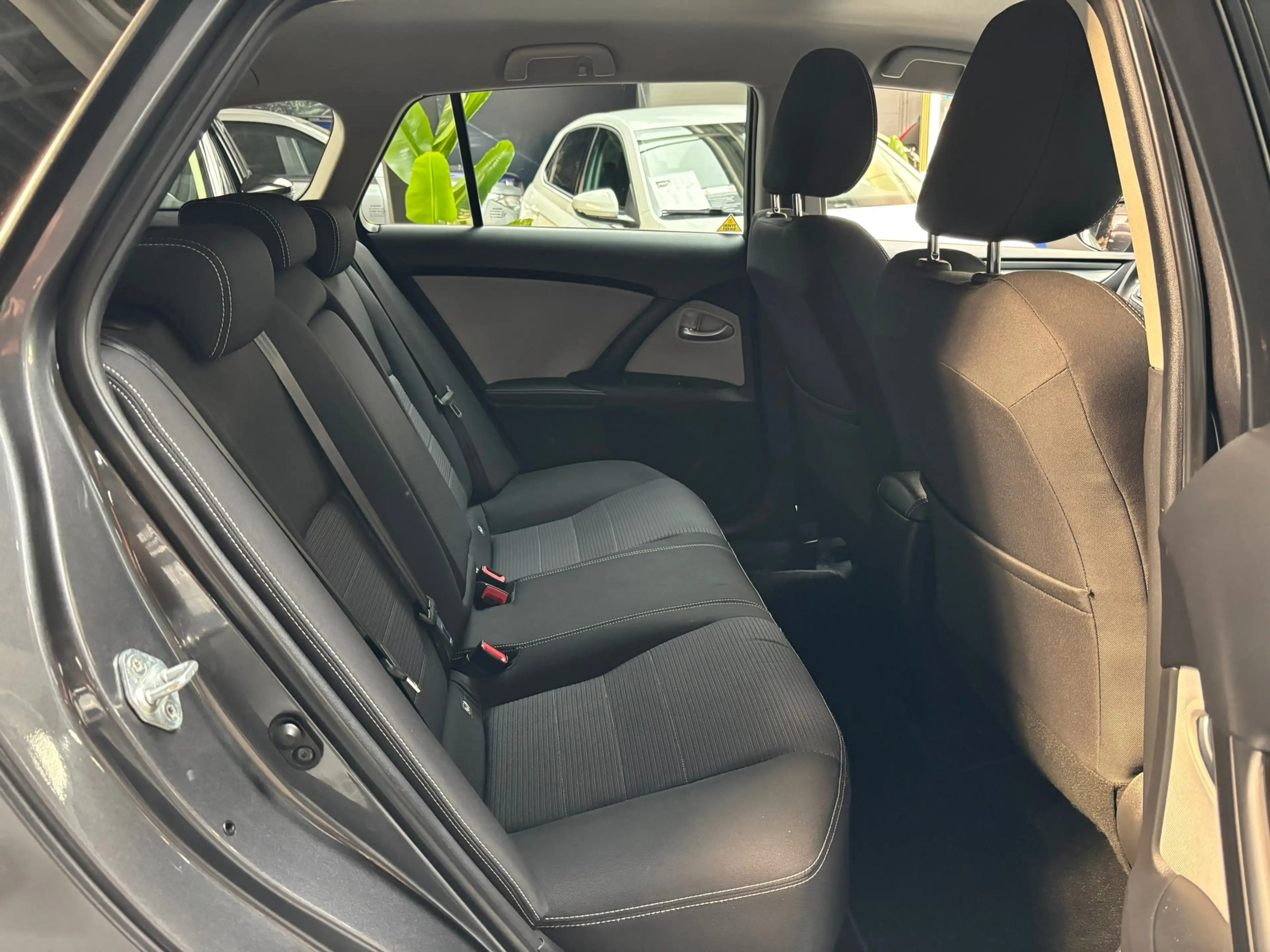 Toyota Avensis Touring Sports 1.8 VVT-i SkyView Edition / Camera — photo 10