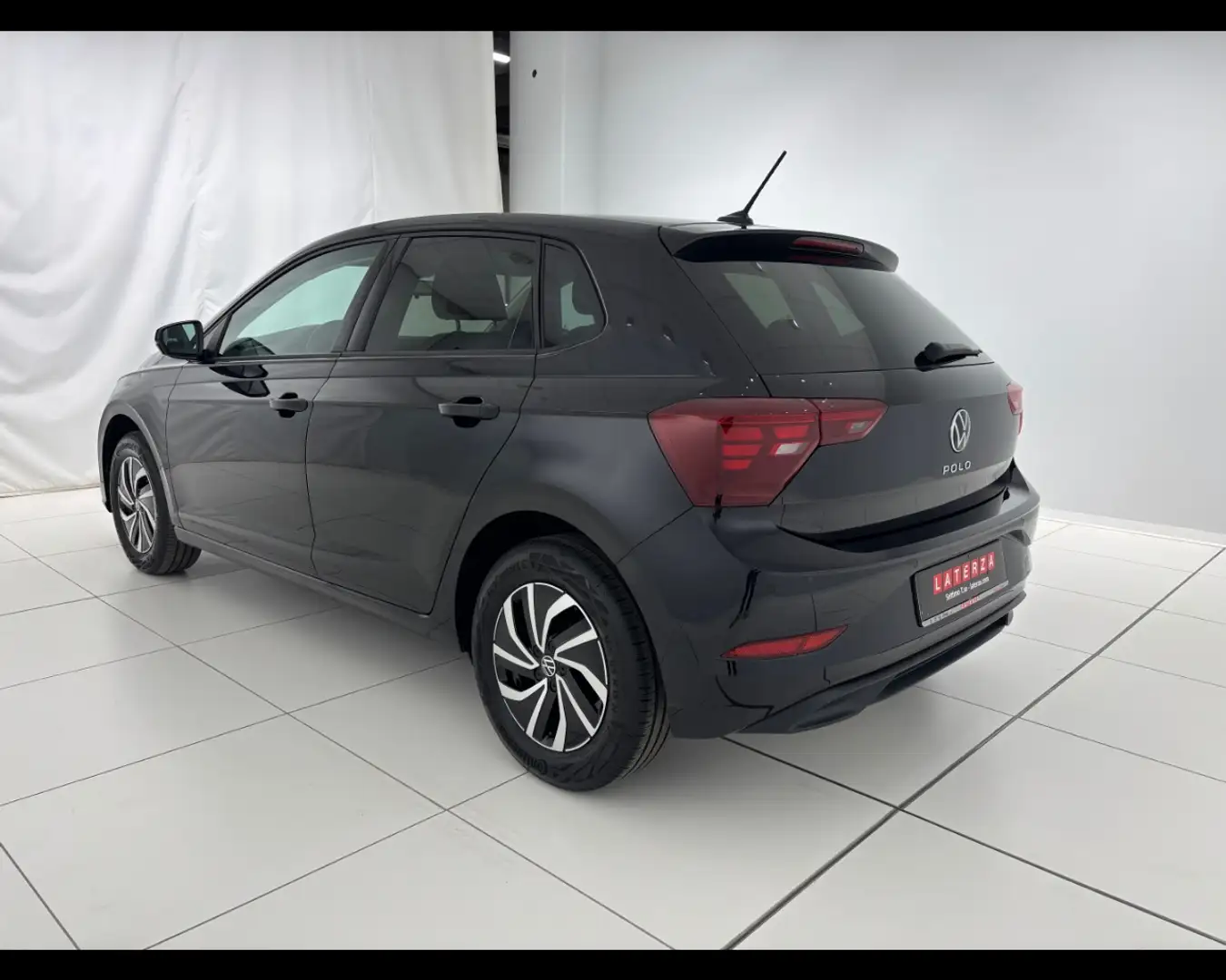 Volkswagen Polo Plus 1.0 EVO Edition Plus Чорний - 2