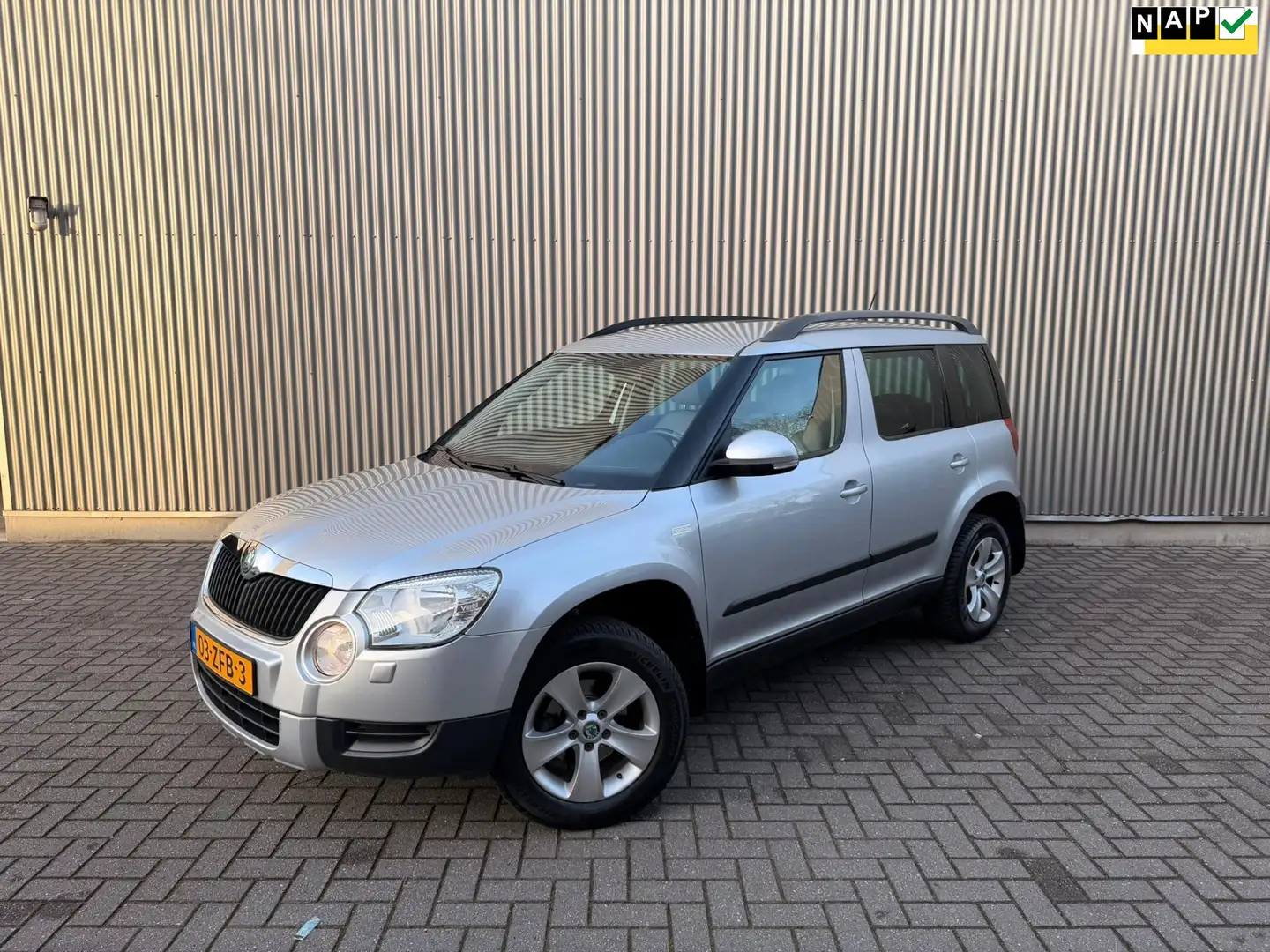 Skoda Yeti 1.4 TSI Greentech Tour Leder|Navi|Cruise control Grijs - 1