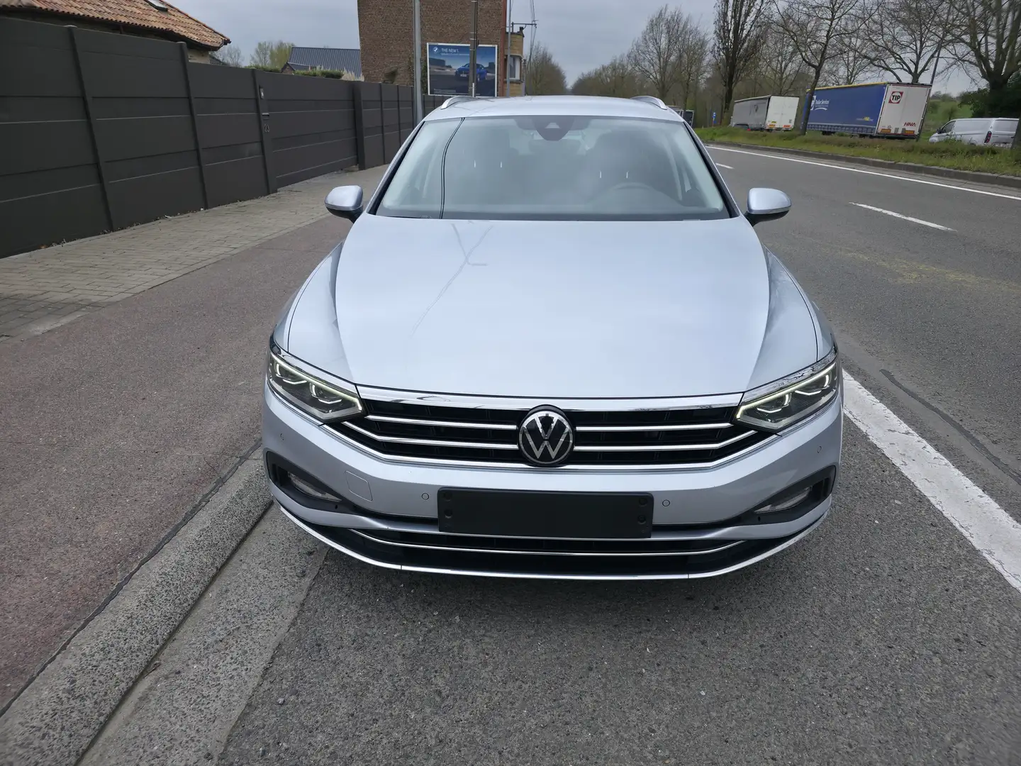 Volkswagen Passat Variant 2.0 TDi SCR Elegance Business DSG 1°EIG. IN PERFECTE STAAT. 2023. VEEL OPTIES Plateado - 2