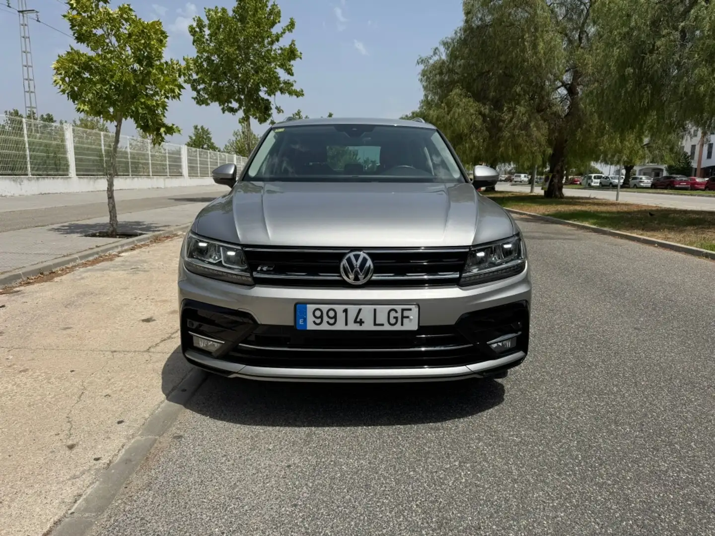 Volkswagen Tiguan 2.0TDI R-Line DSG 110kW Gris - 2