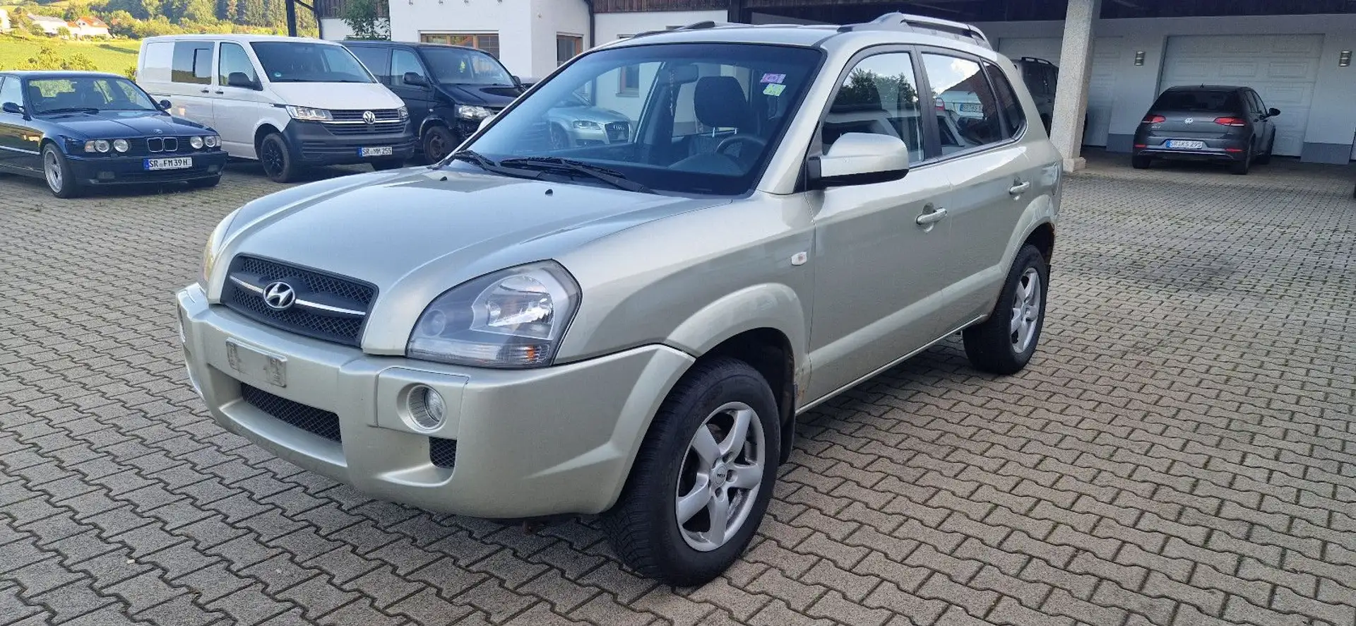 Hyundai TUCSON 2.0 GLS Silber - 1
