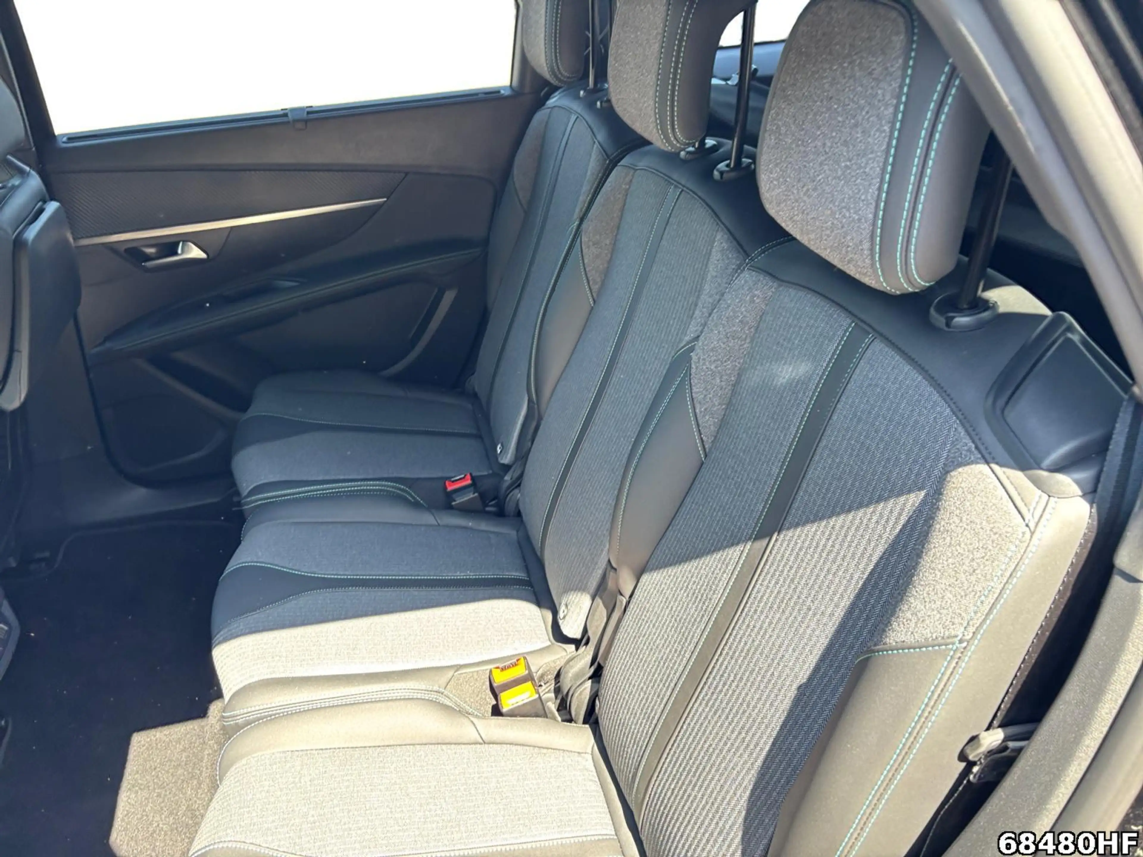 Peugeot 5008 1.2 Hybrid 136 Allure Pack — photo 12