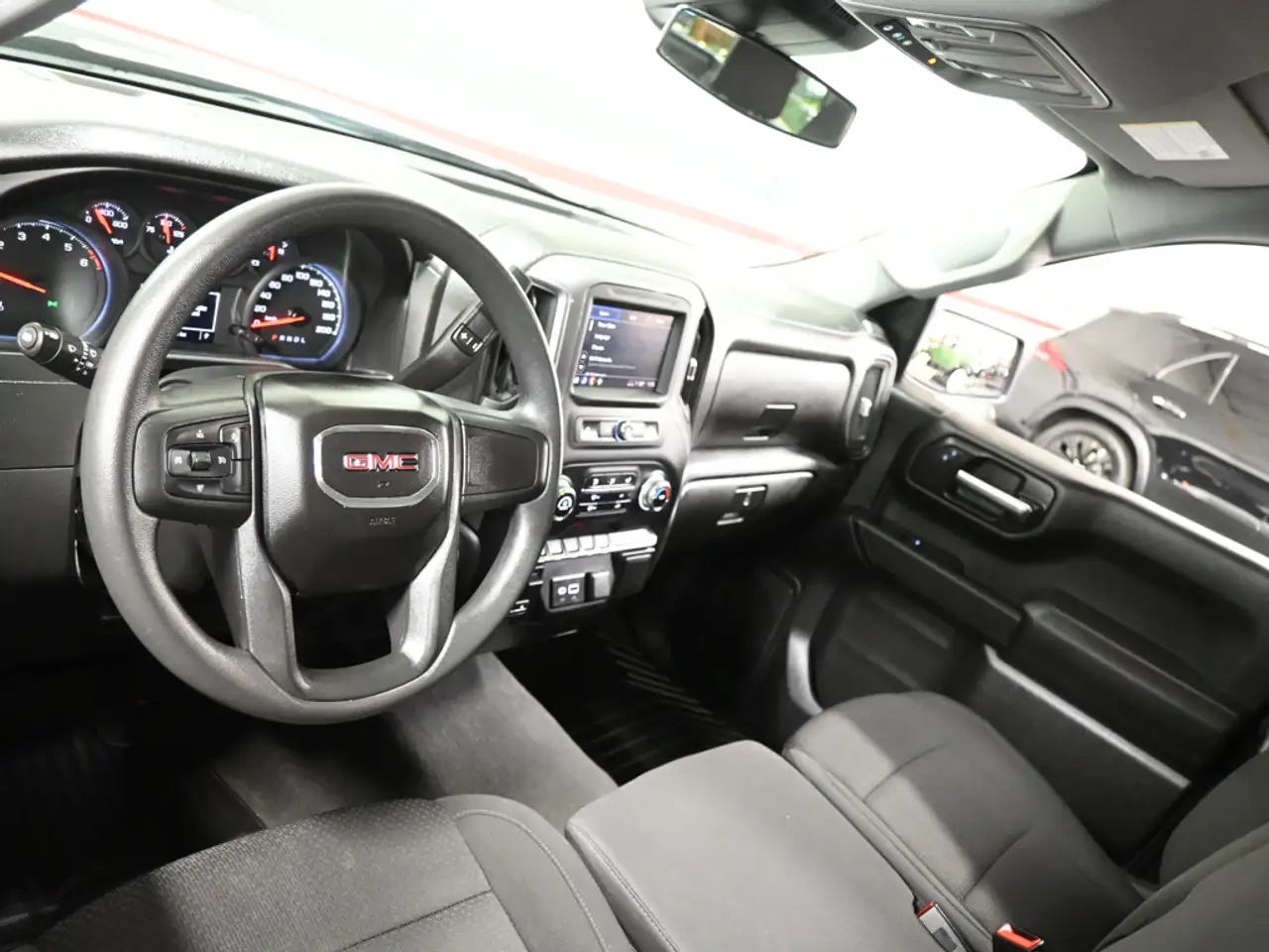 GMC Sierra 1500 снимка GMC Sierra 1500