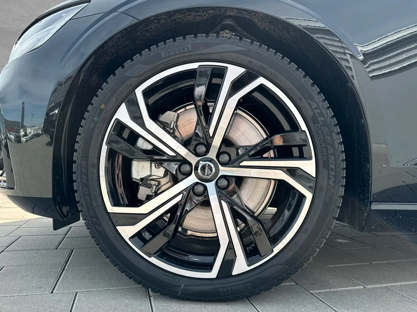Volvo S60 B5 AWD Mild-Hybrid Ultimate Dark ACC BLIS SD Schwarz - 2