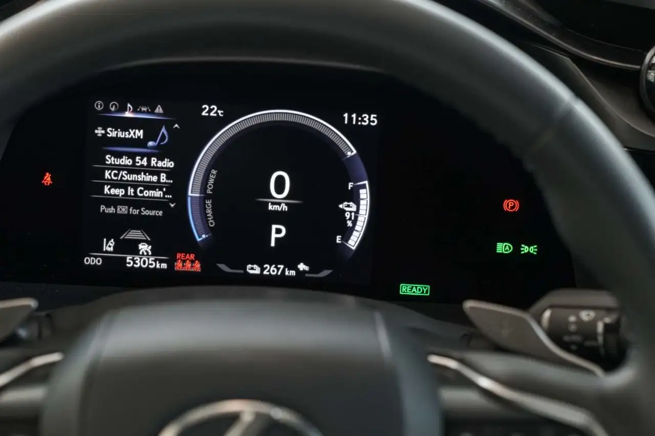 Lexus RZ снимка Lexus RZ