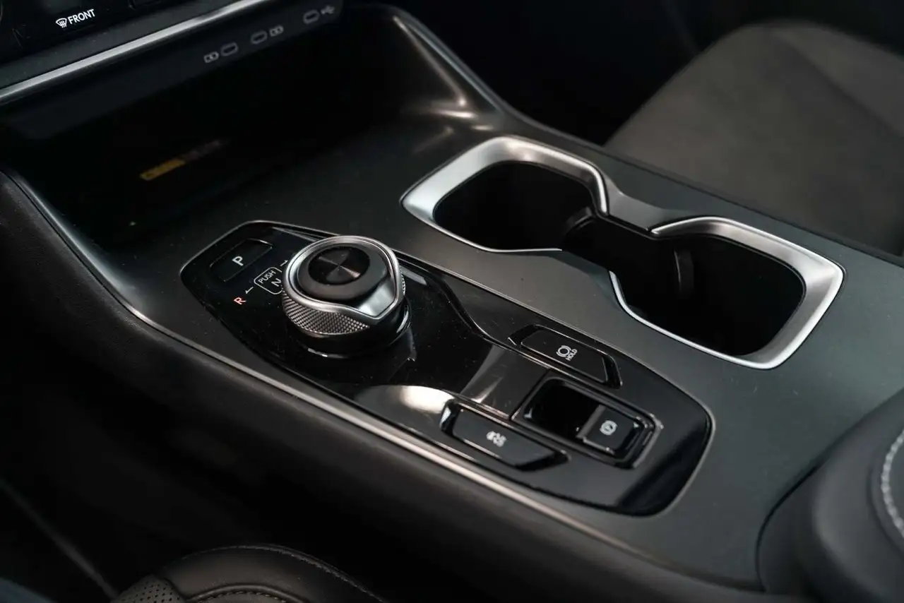 Lexus RZ снимка Lexus RZ