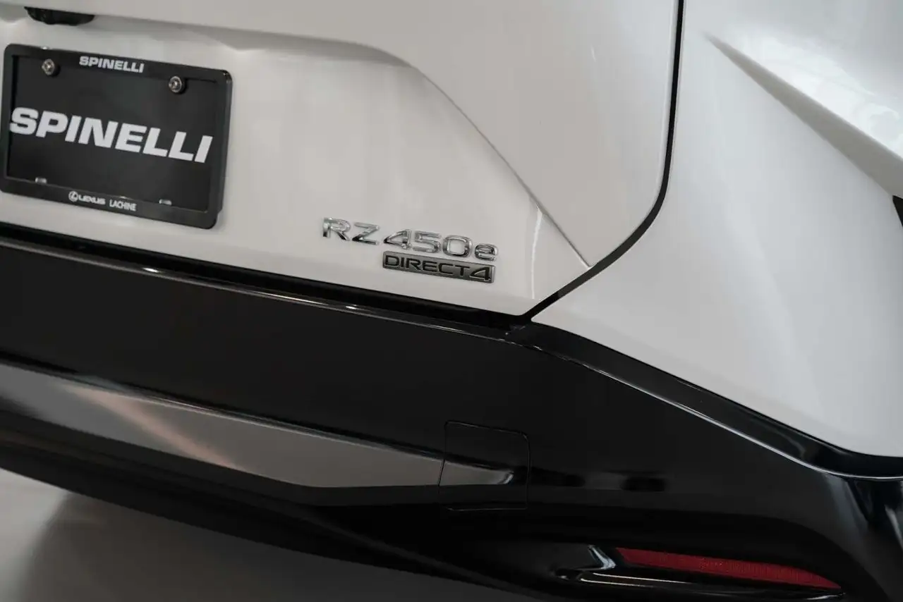 Lexus RZ снимка Lexus RZ