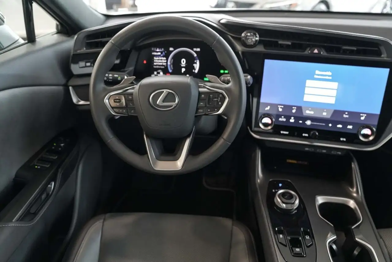 Lexus RZ снимка Lexus RZ