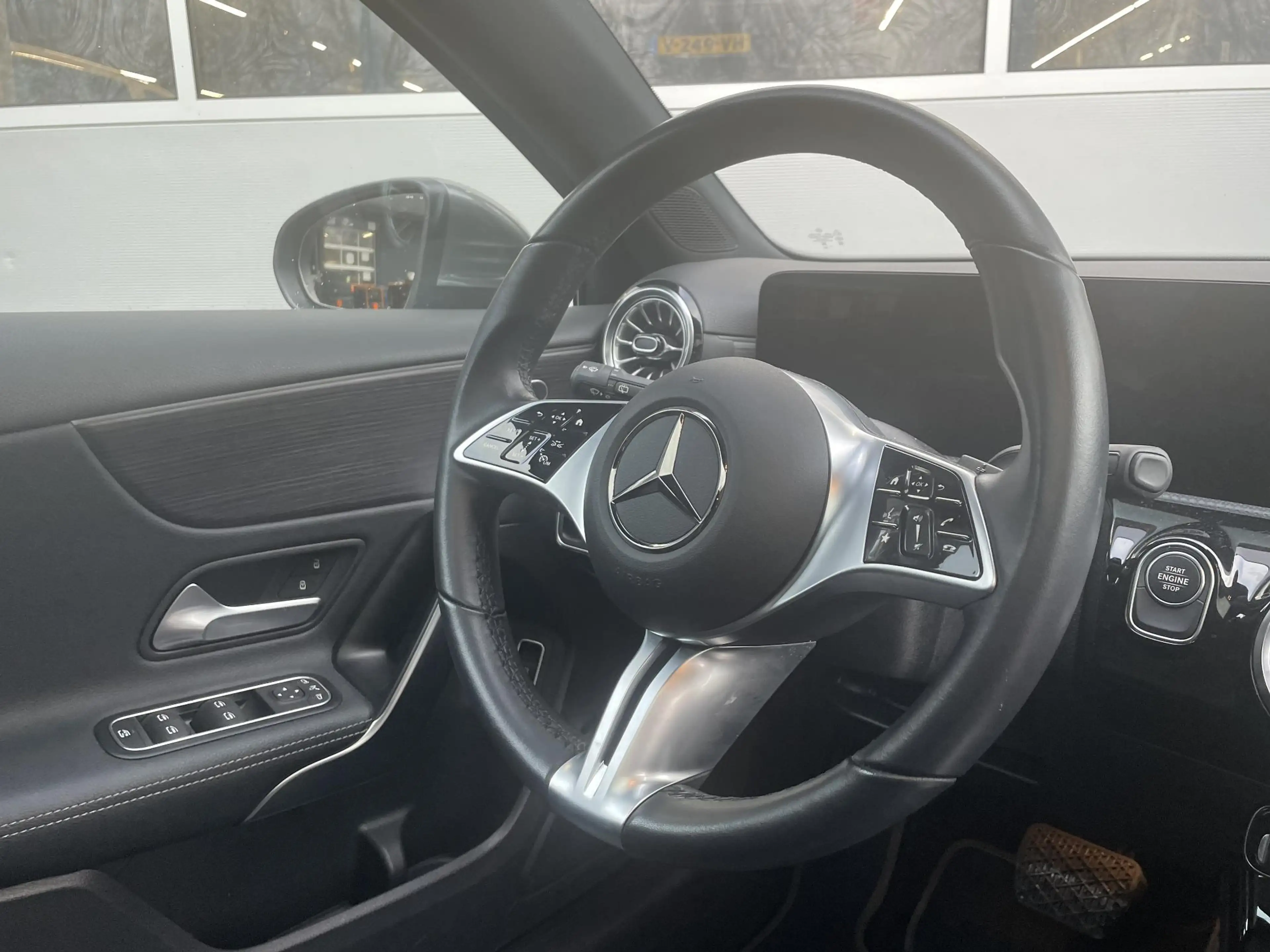 Mercedes-Benz A 250 e Luxury Line | Panoramadak | Achteruitrijcamera | — photo 12