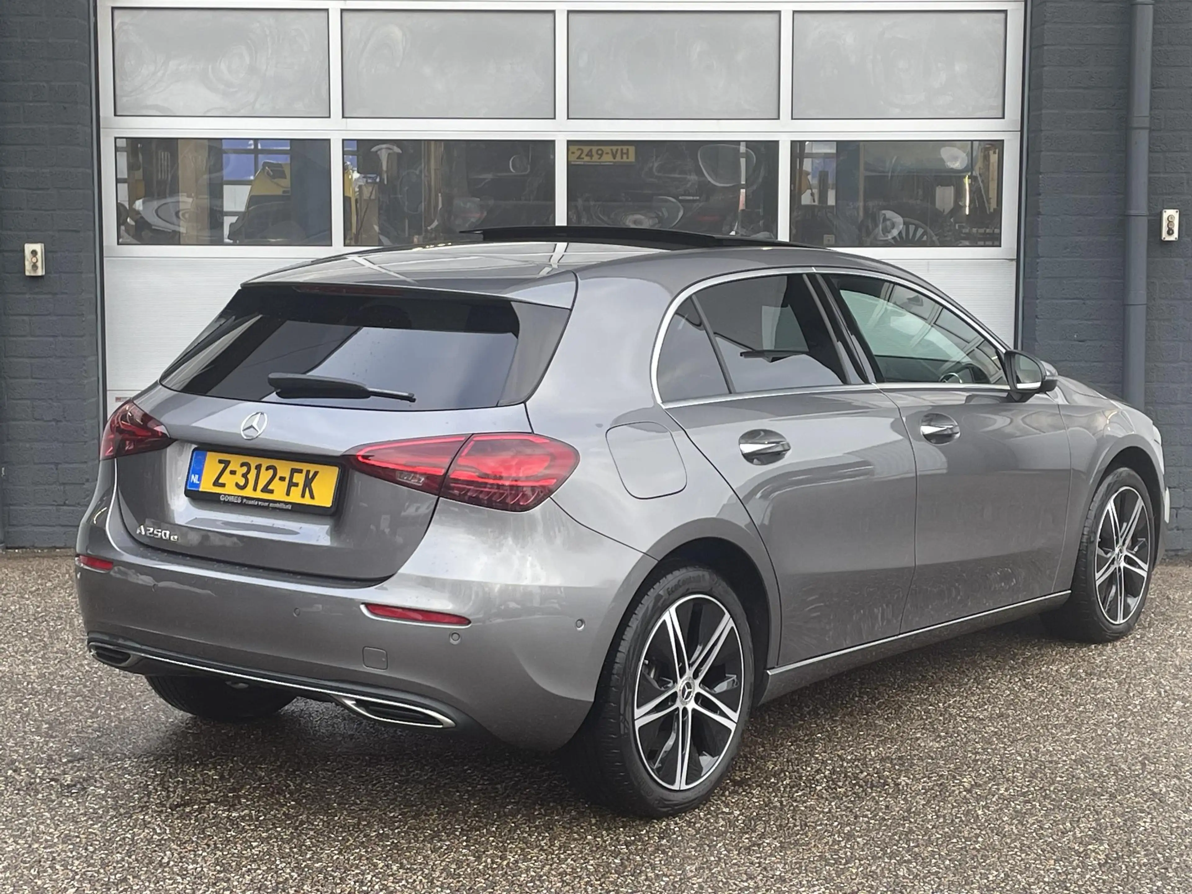 Mercedes-Benz A 250 e Luxury Line | Panoramadak | Achteruitrijcamera | — photo 2